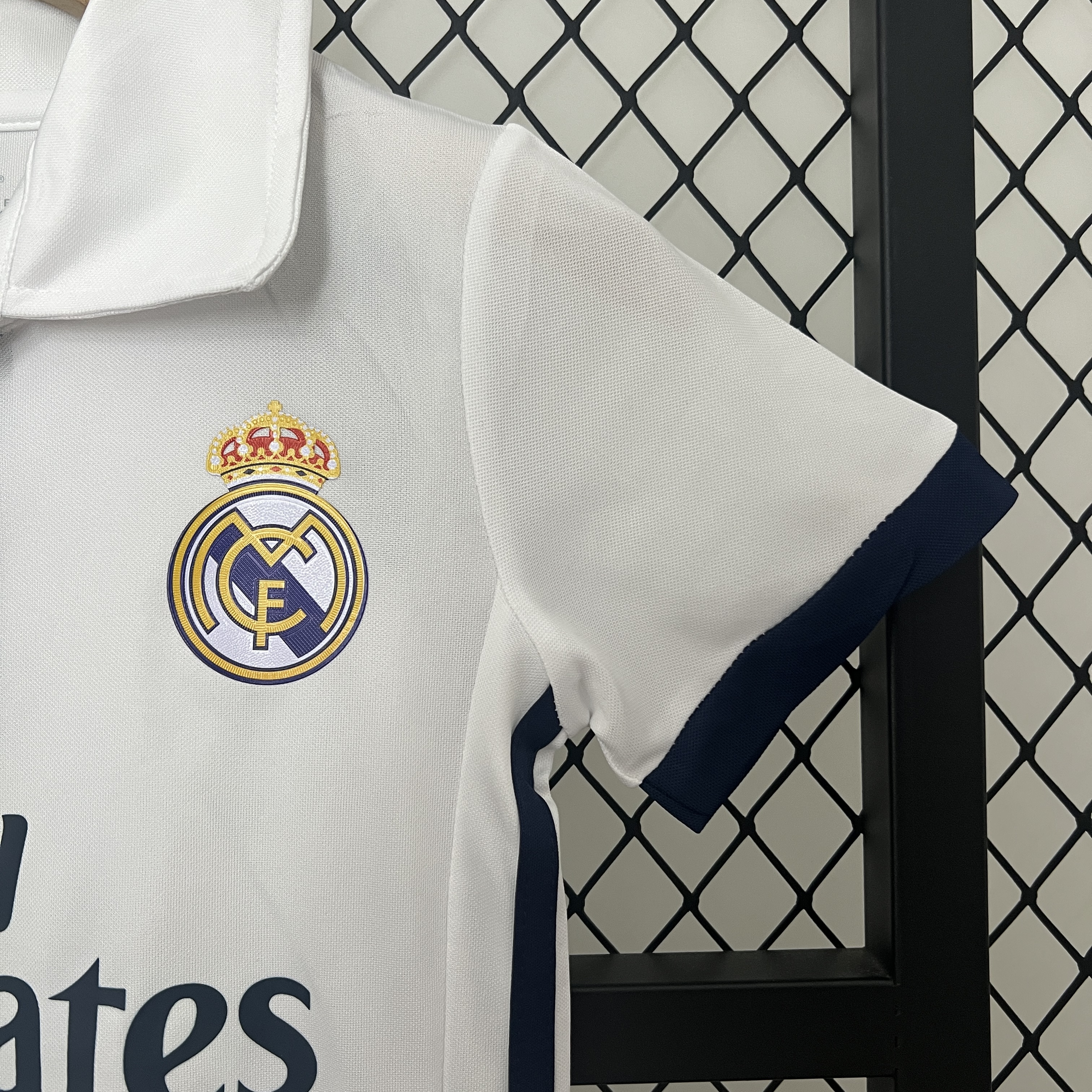 16-17 Real Madrid Home Retro Kids Kit Jersey+Shorts - view 6
