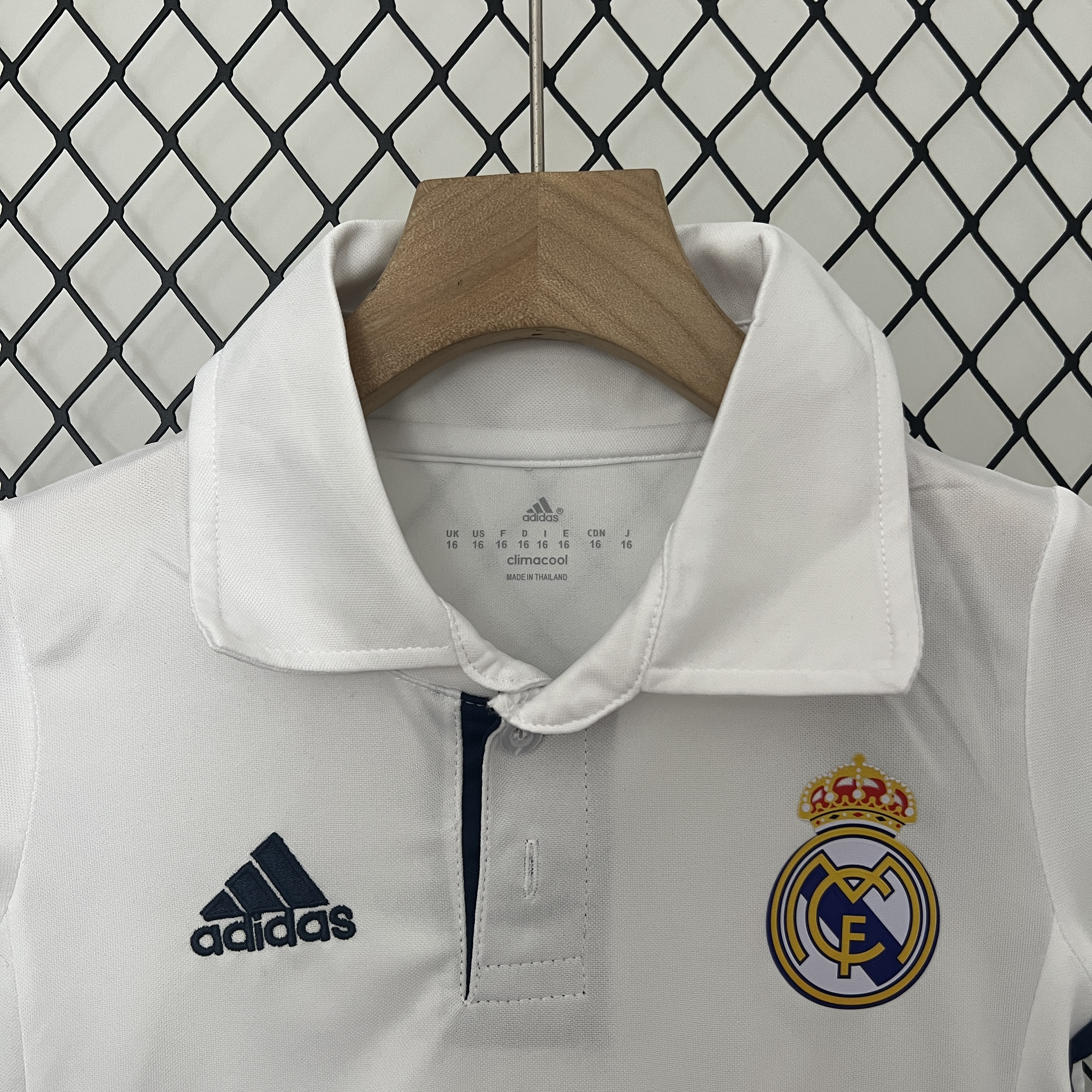 16-17 Real Madrid Home Retro Kids Kit Jersey+Shorts - view 7
