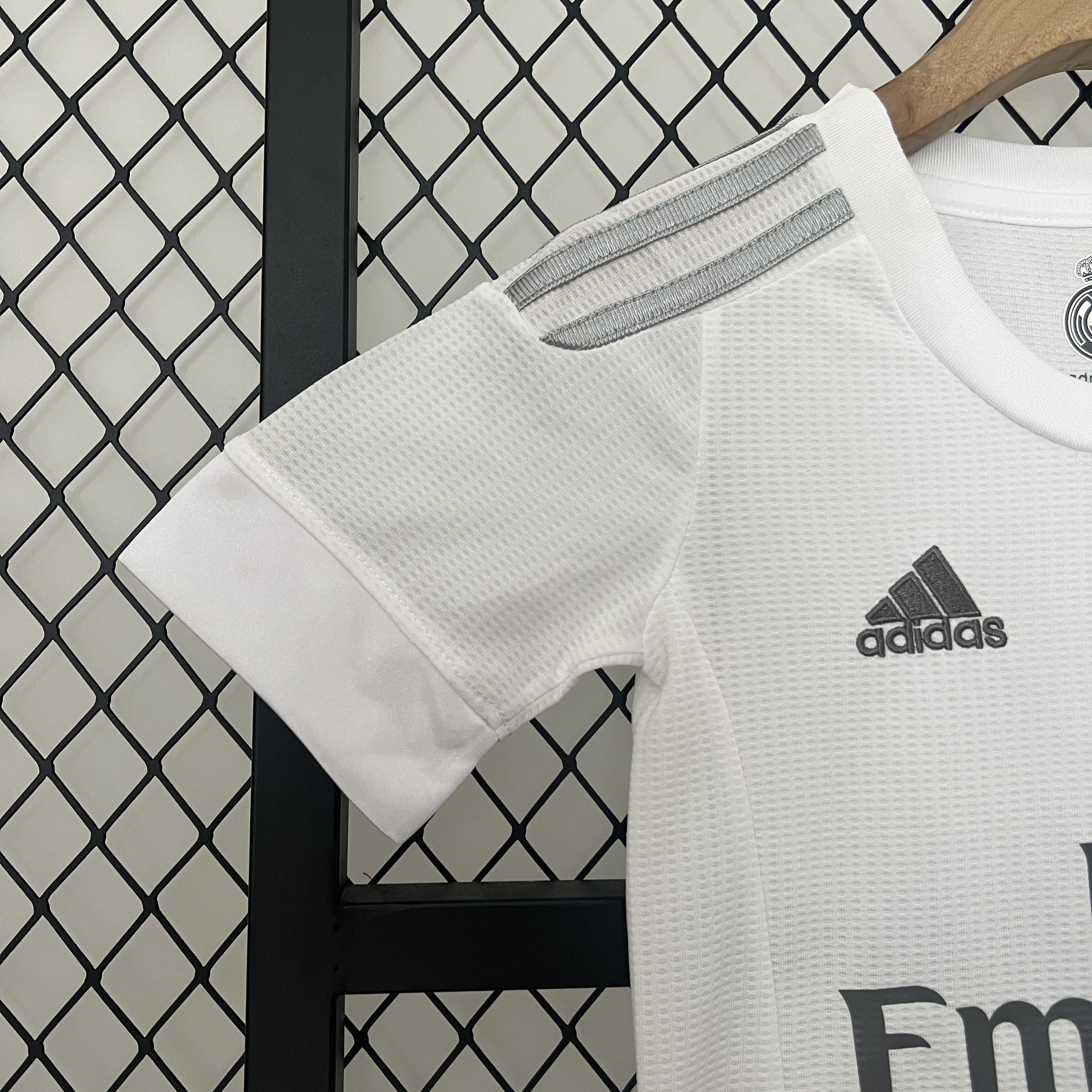 2015-16 Real Madrid Home Retro Kids Kit Jersey+Shorts - view 9