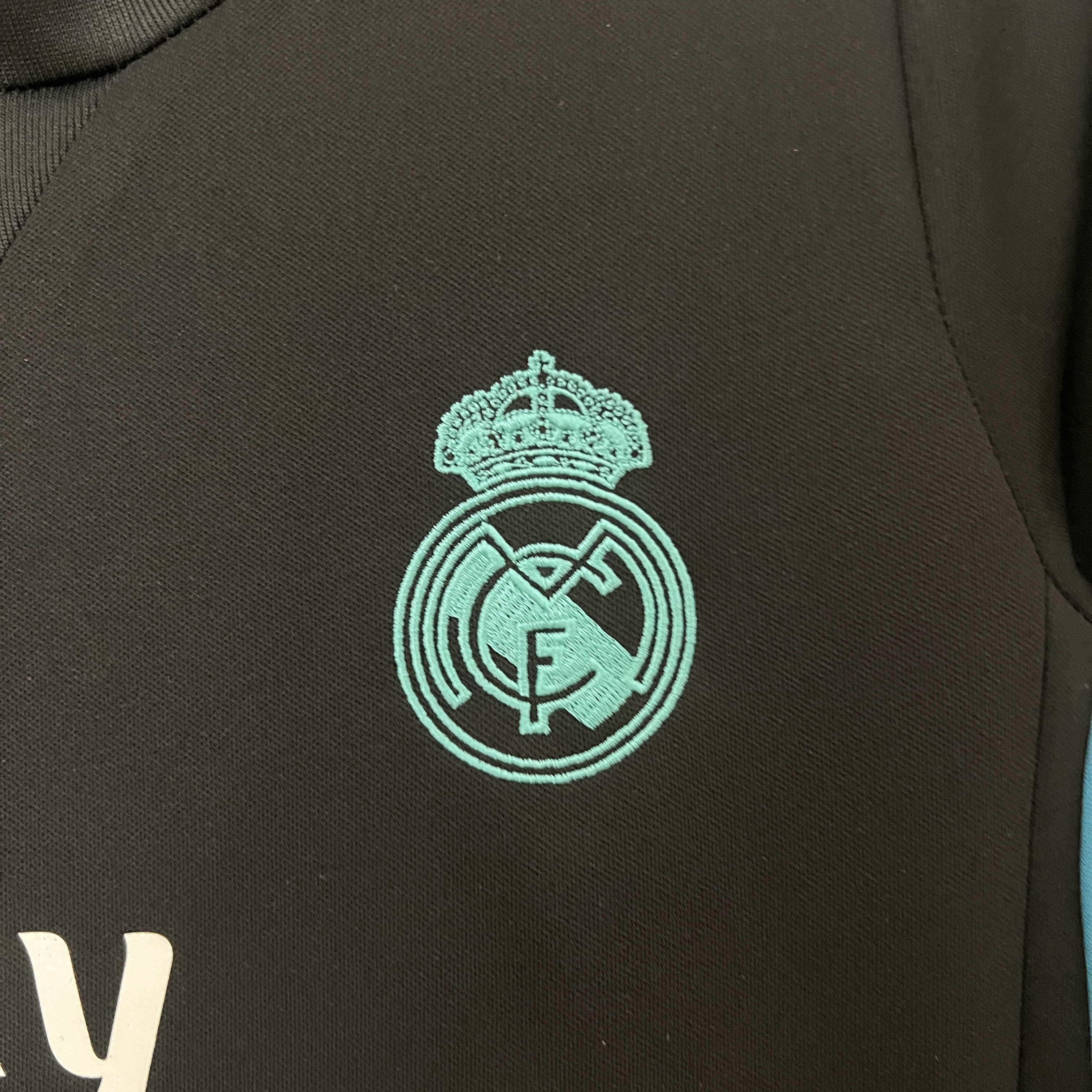 17-18 Real Madrid Away Retro Kids Kit Jersey+Shorts - view 3