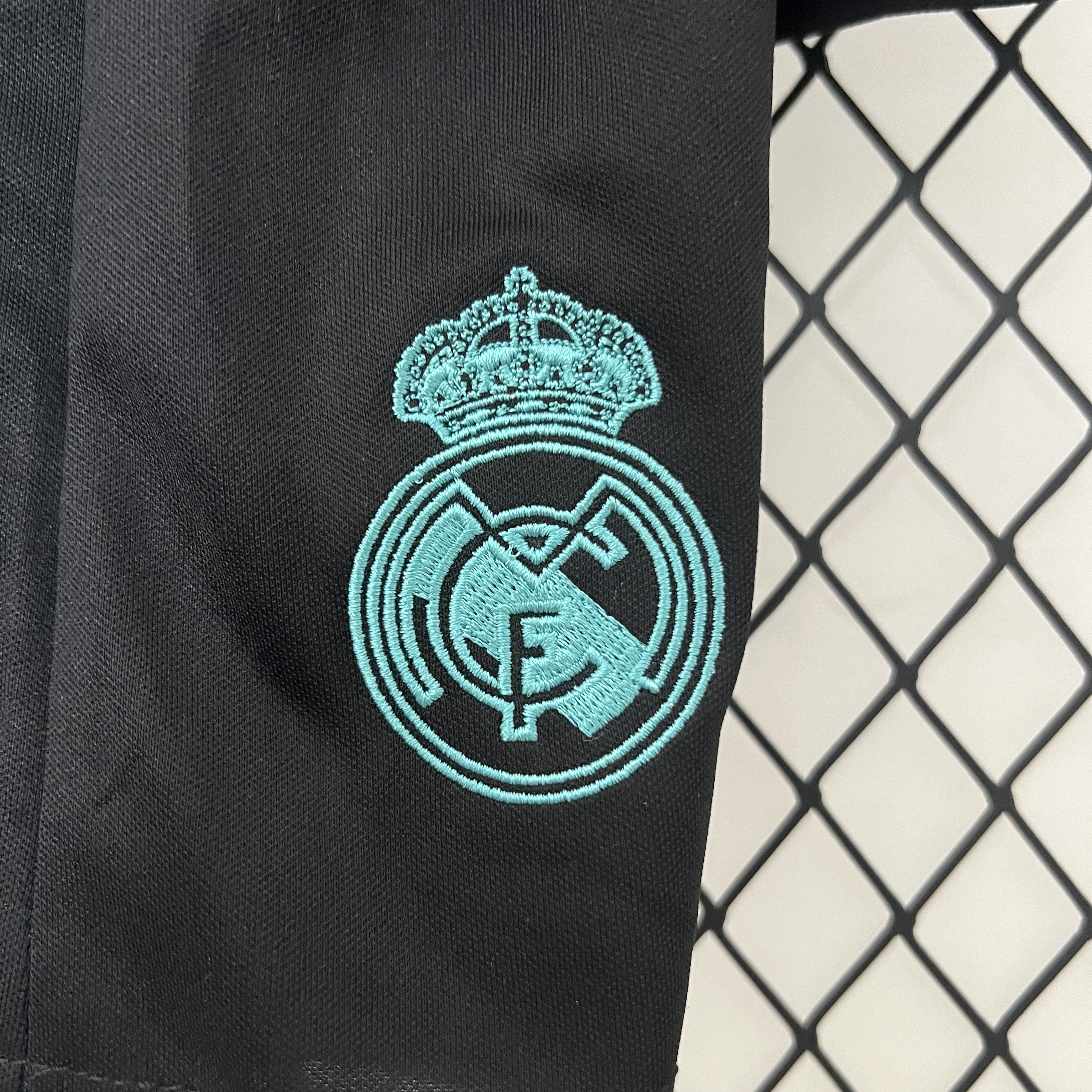 17-18 Real Madrid Away Retro Kids Kit Jersey+Shorts - view 8