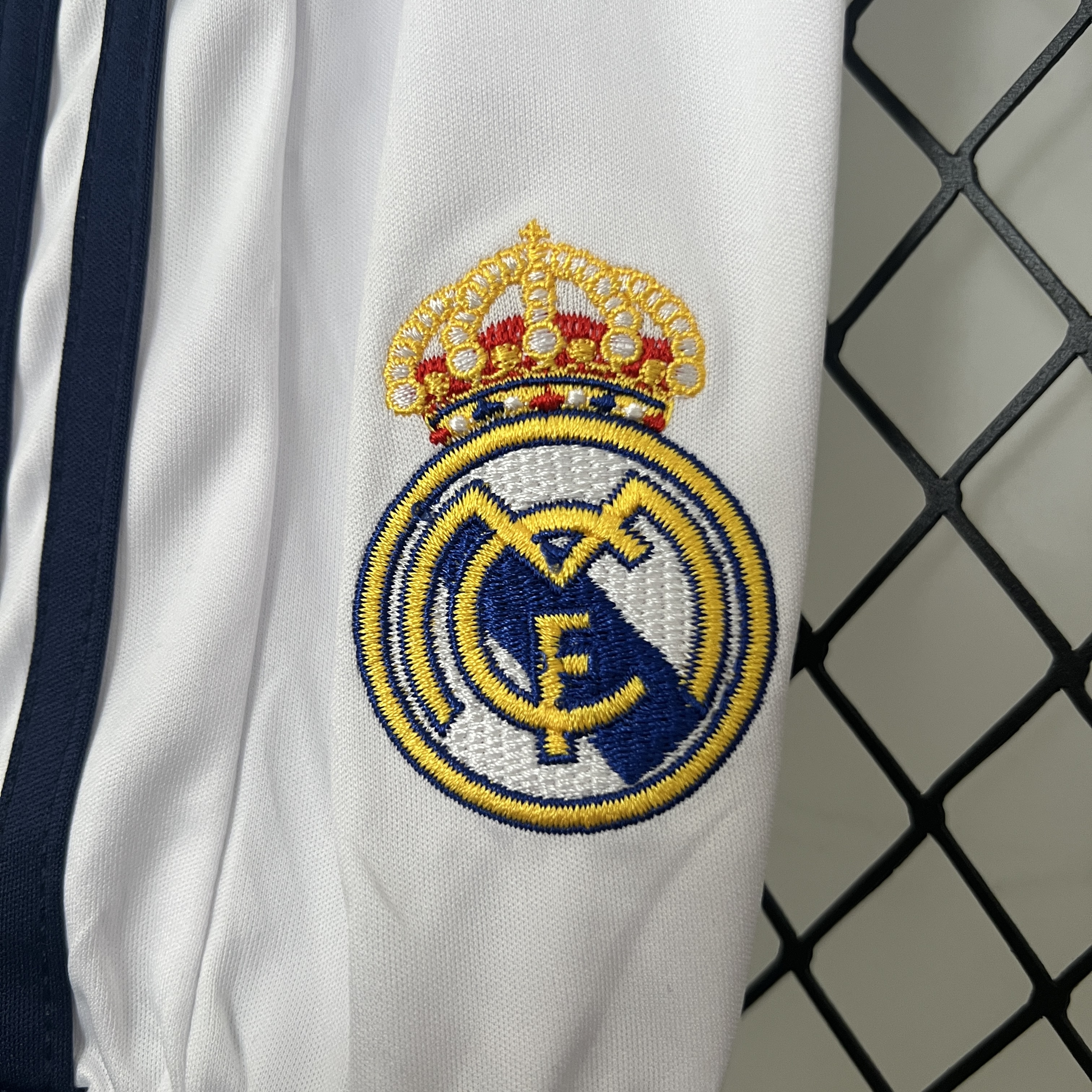 2012-13 Real Madrid Home Retro Kids Kit Jersey+Shorts - view 4
