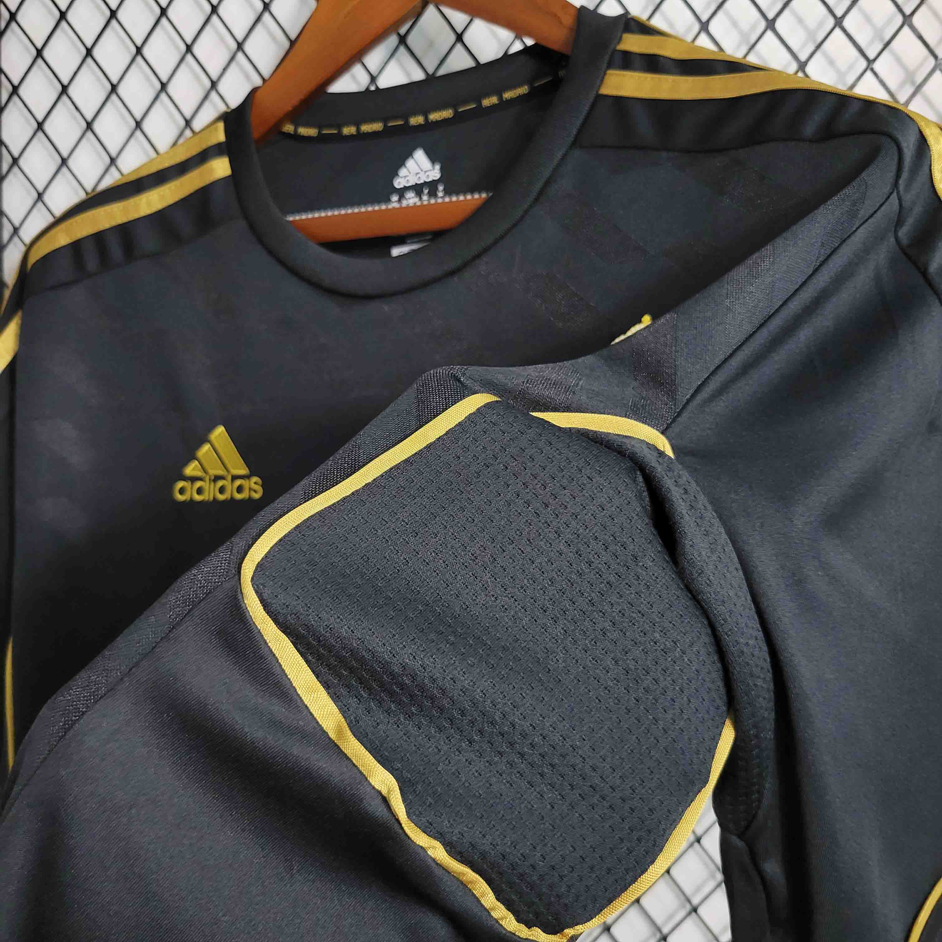 11-12 Real Madrid Away Retro Jersey Black - view 5