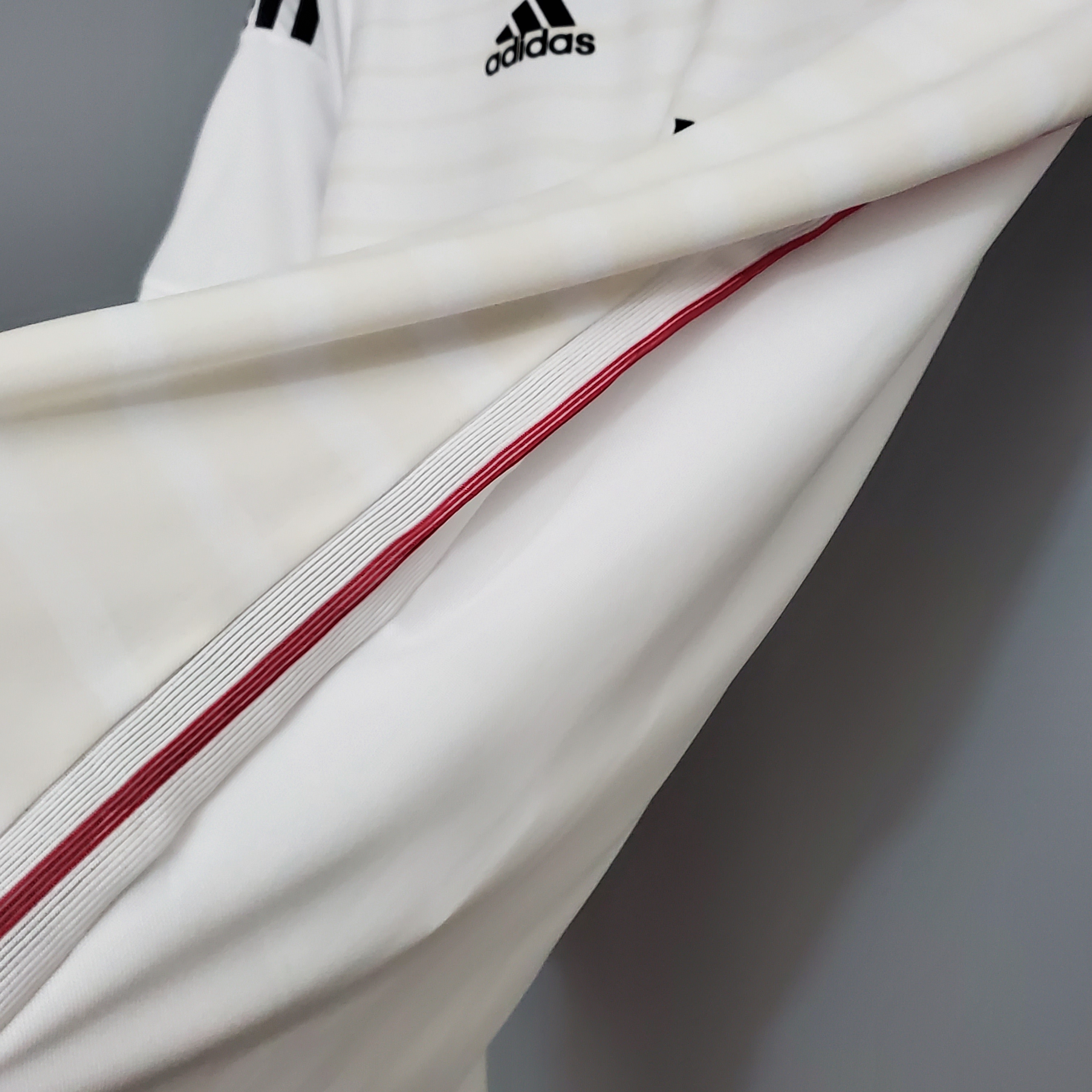 2014/15 Real Madrid Home Retro Jersey - view 5