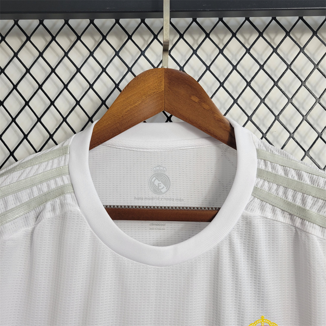 2015-16 Real Madrid Home Retro Jersey - view 7