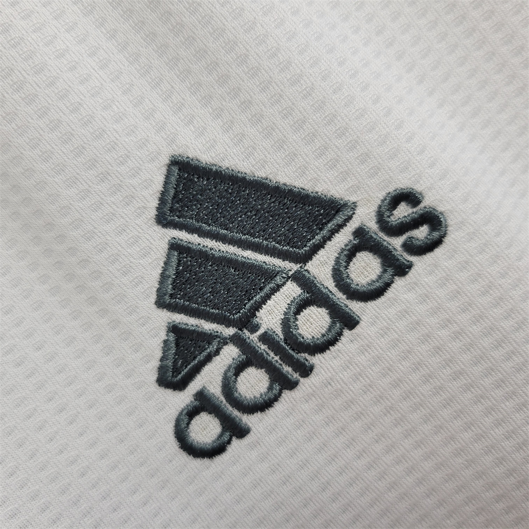 2015-16 Real Madrid Home Retro Jersey - view 9