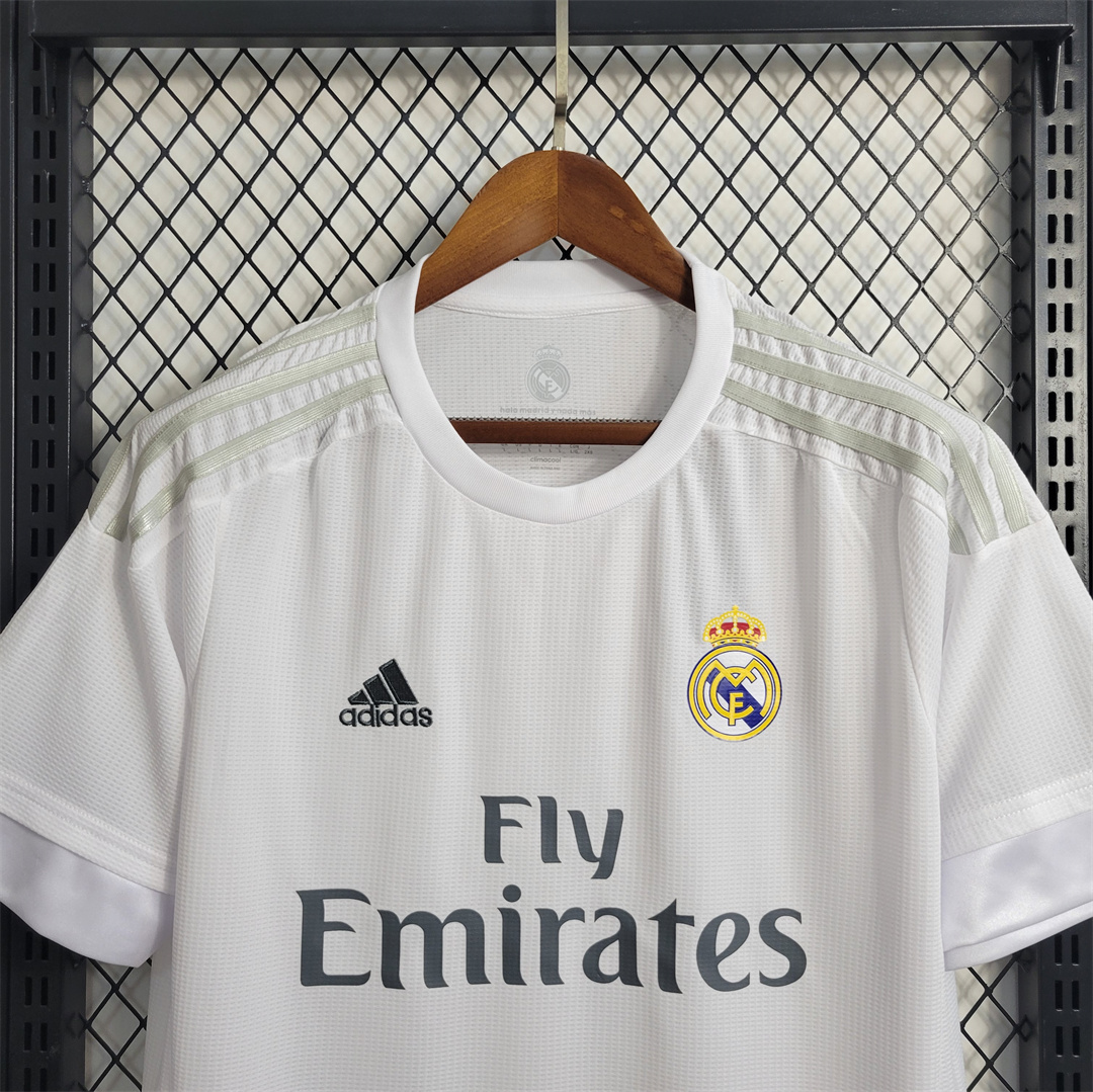2015-16 Real Madrid Home Retro Jersey - view 10