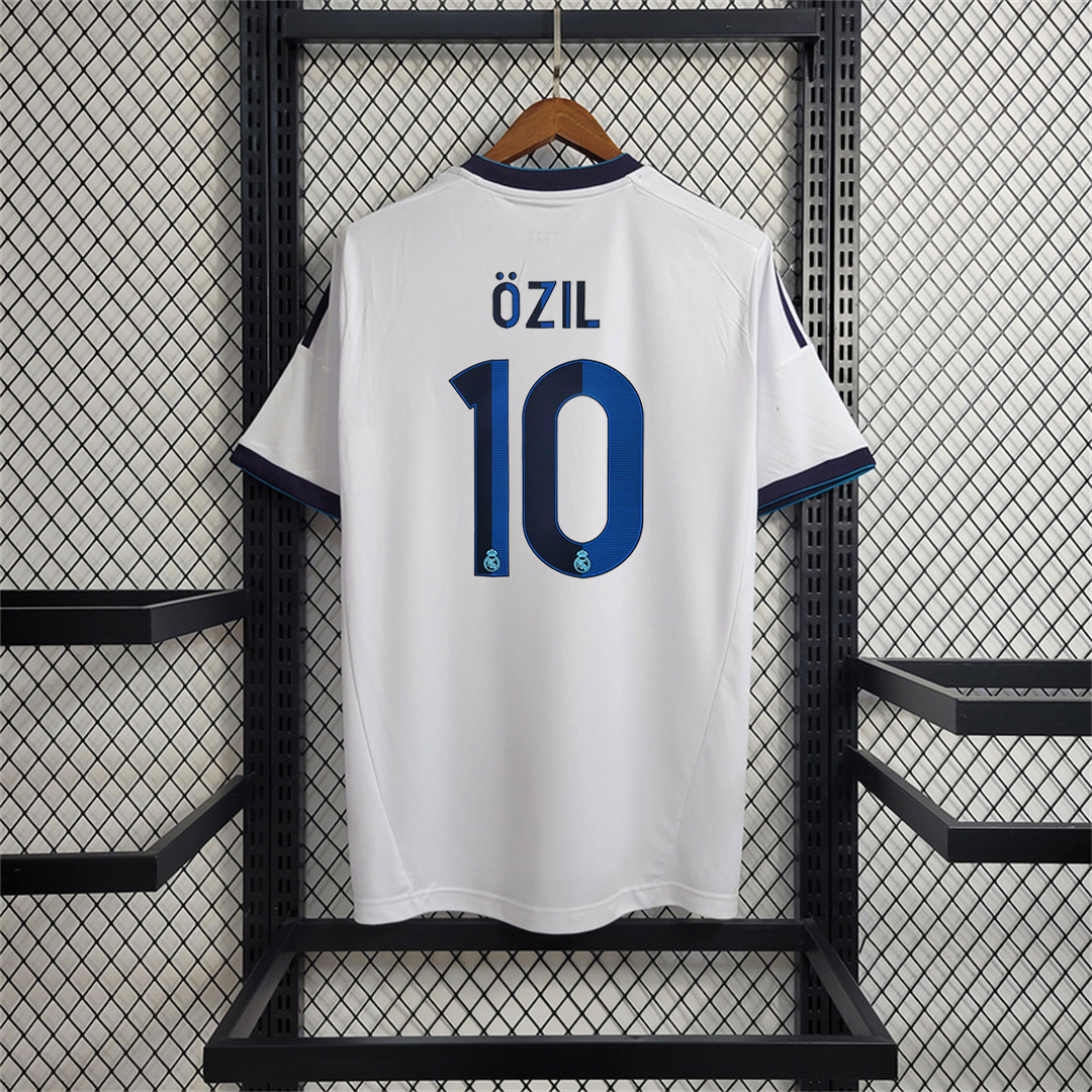 2012/13 Real Madrid Home Retro Jersey - view 5