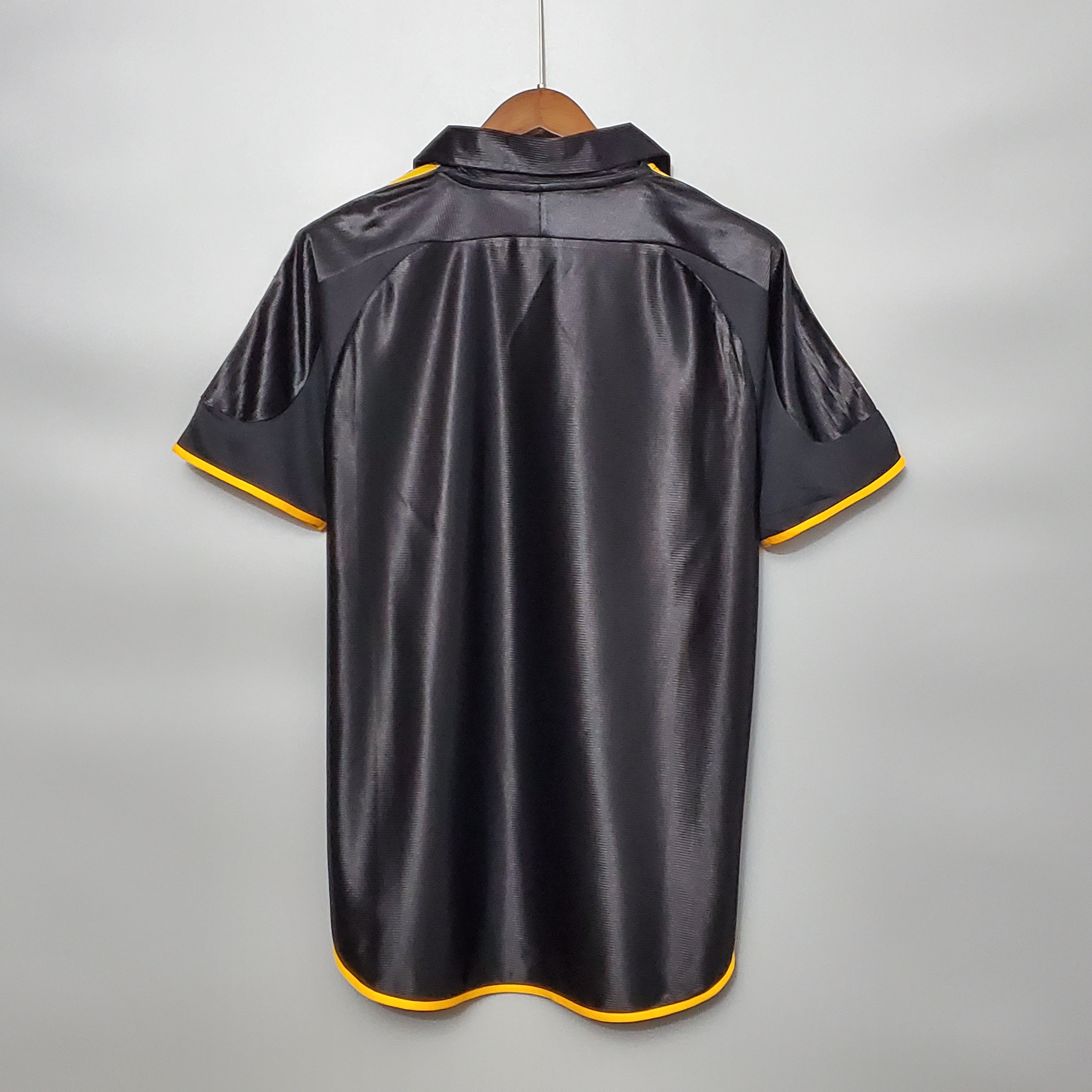 1998-99 Real Madrid Away Retro Jersey - view 3