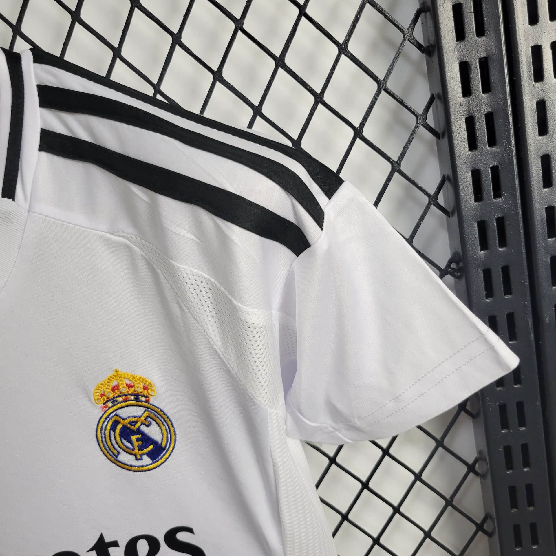 24-25 Real Madrid Home Kids Kit Jersey+Shorts - view 5