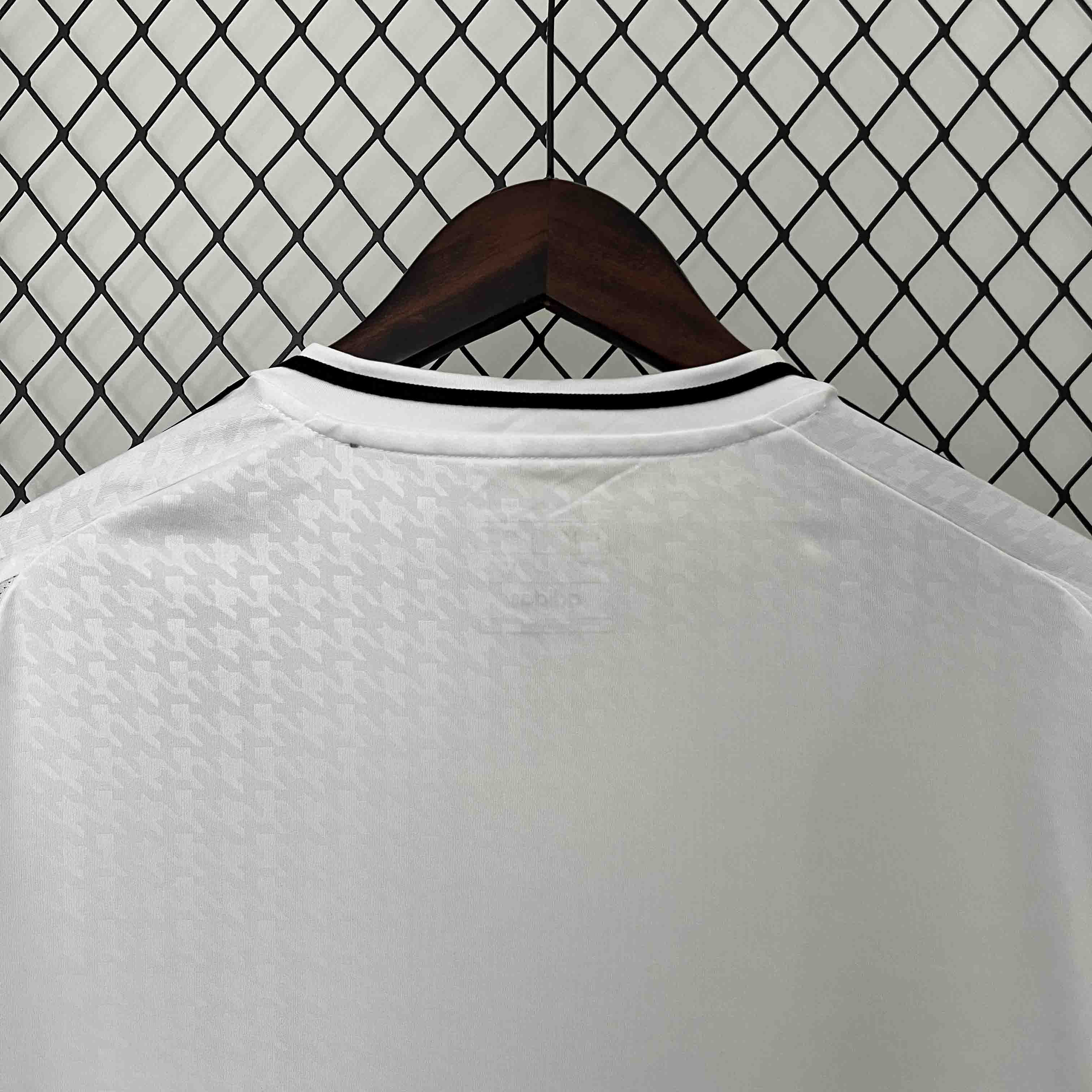 24-25 Real Madrid Home Fan Version - view 6