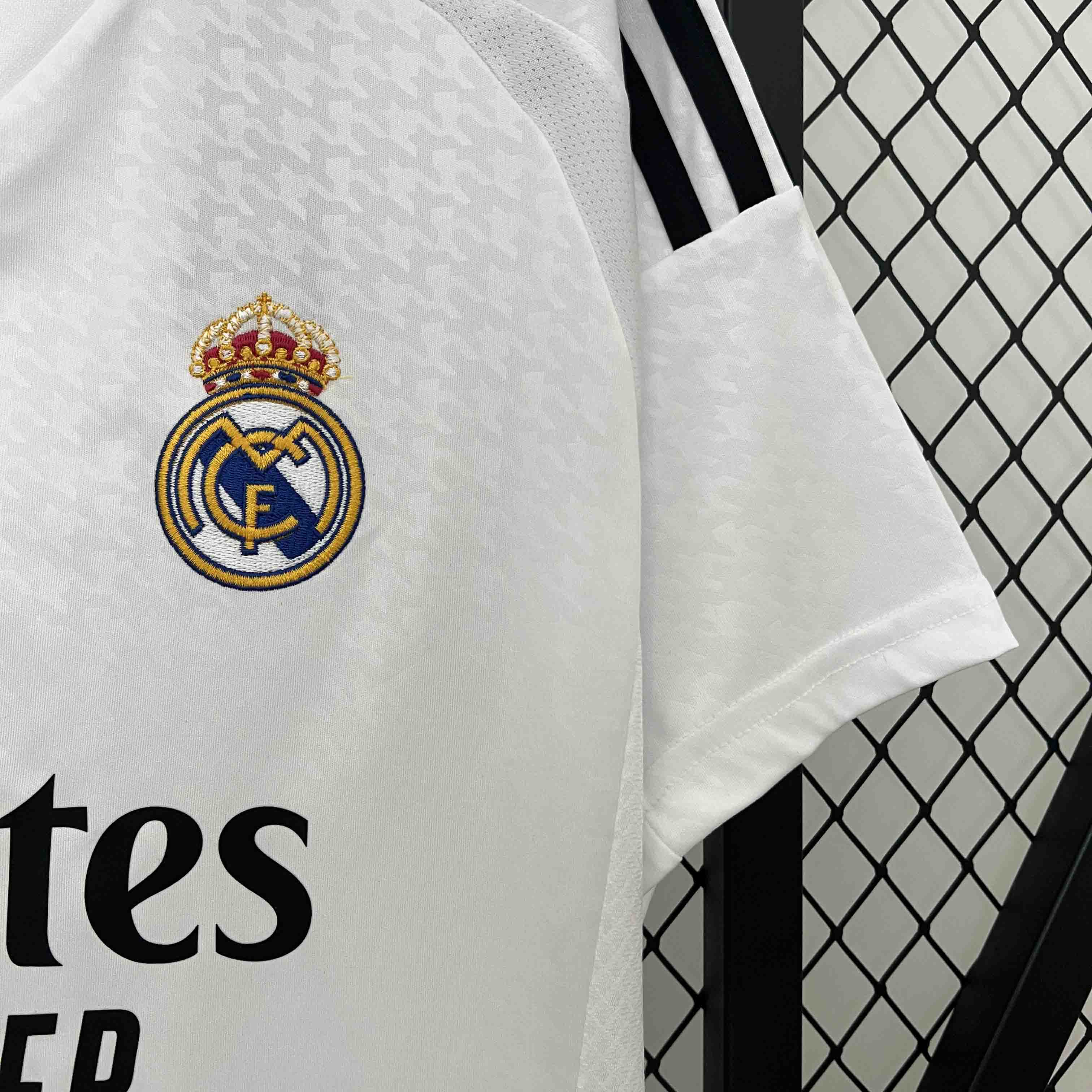 24-25 Real Madrid Home Fan Version - view 9