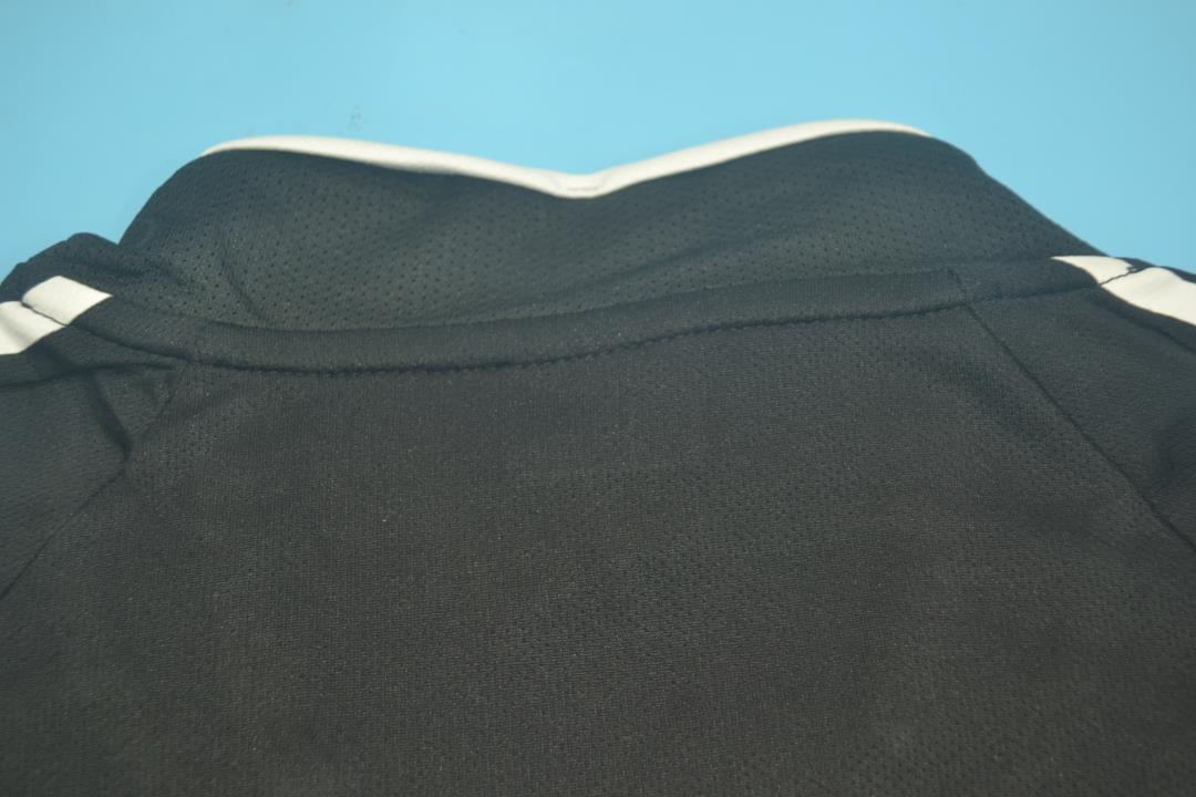 2004/05 Real Madrid Away Retro Jersey - view 11