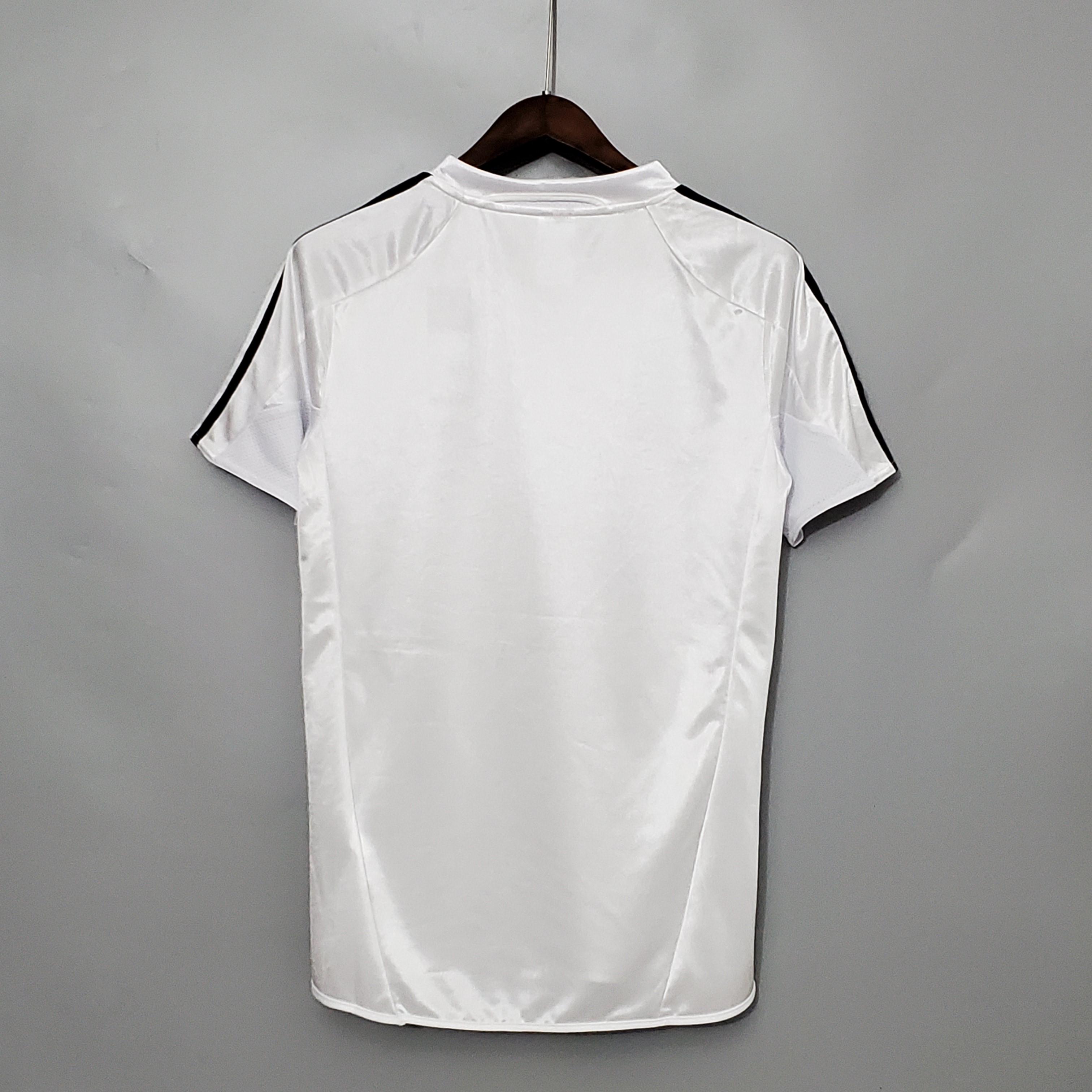 2004/05 Real Madrid Home Retro Jersey - view 3