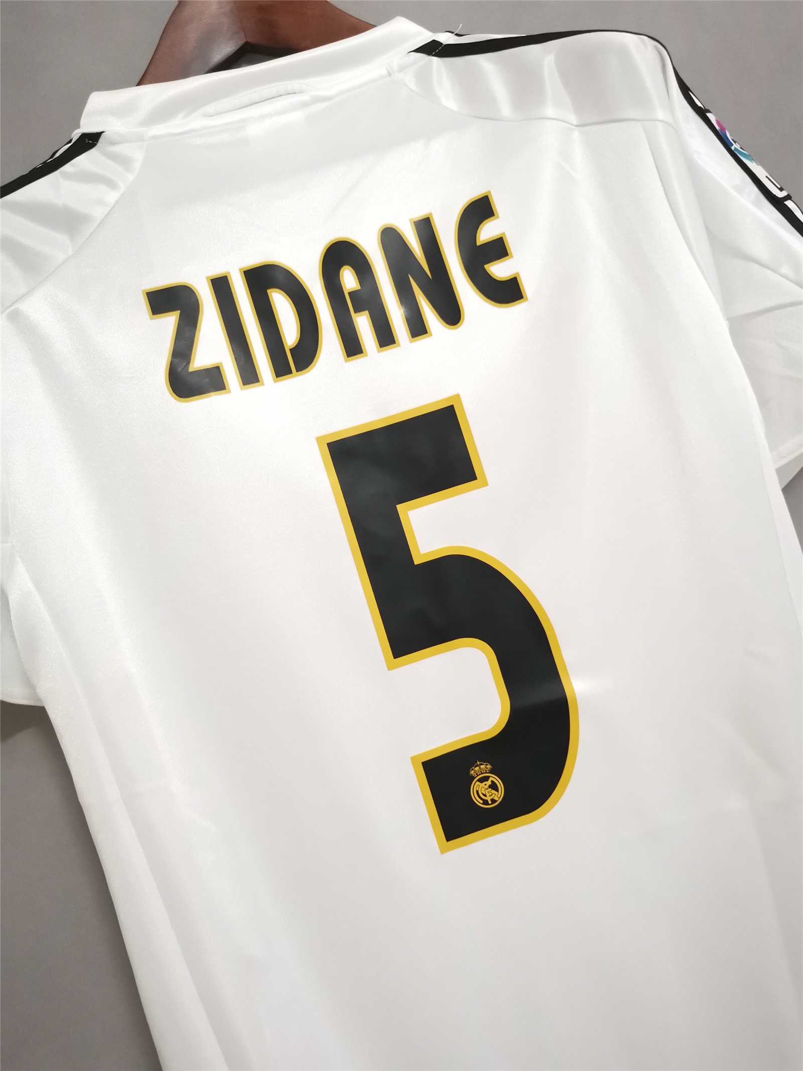 2004/05 Real Madrid Home Retro Jersey - view 12