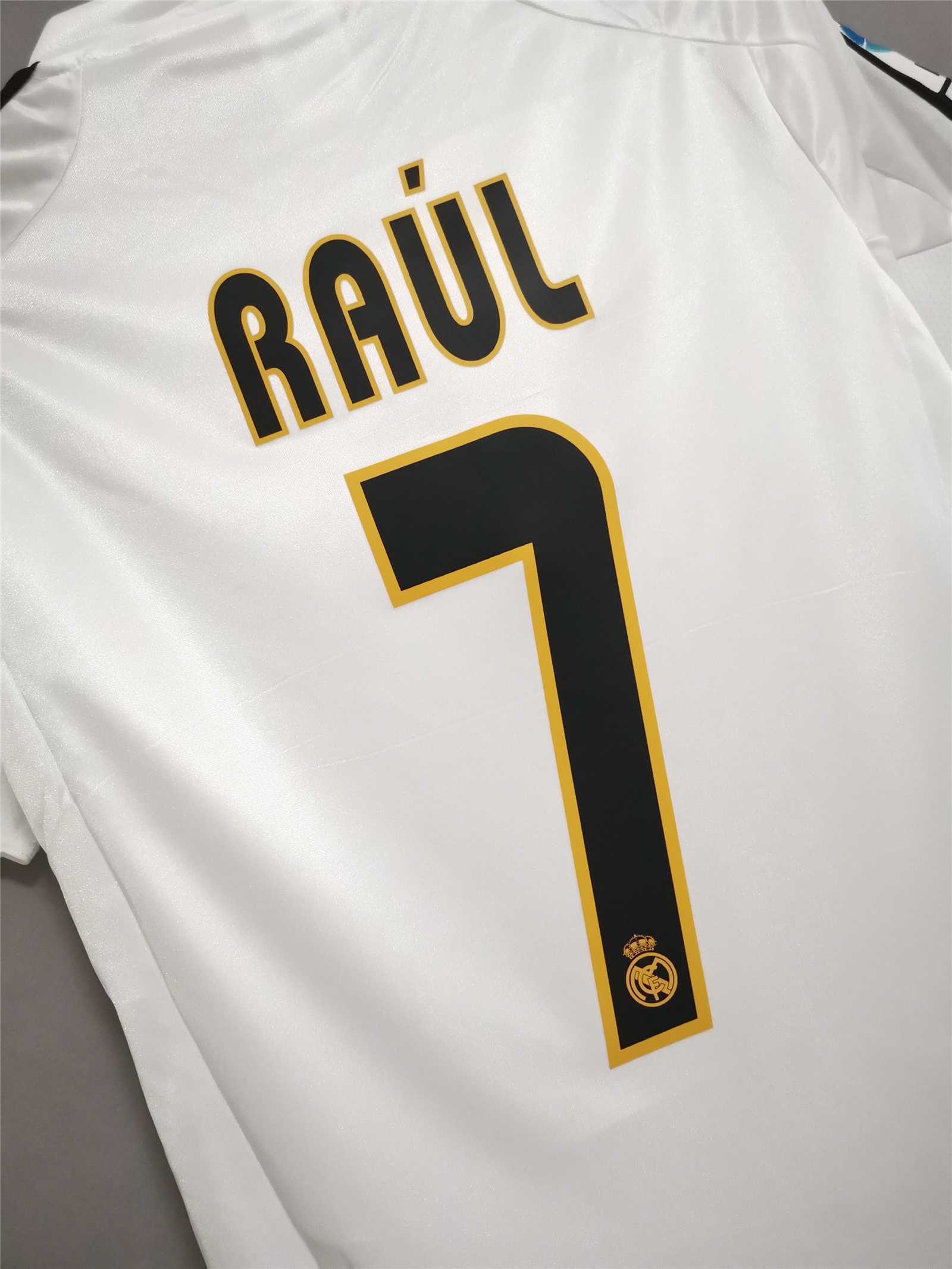 2004/05 Real Madrid Home Retro Jersey - view 13