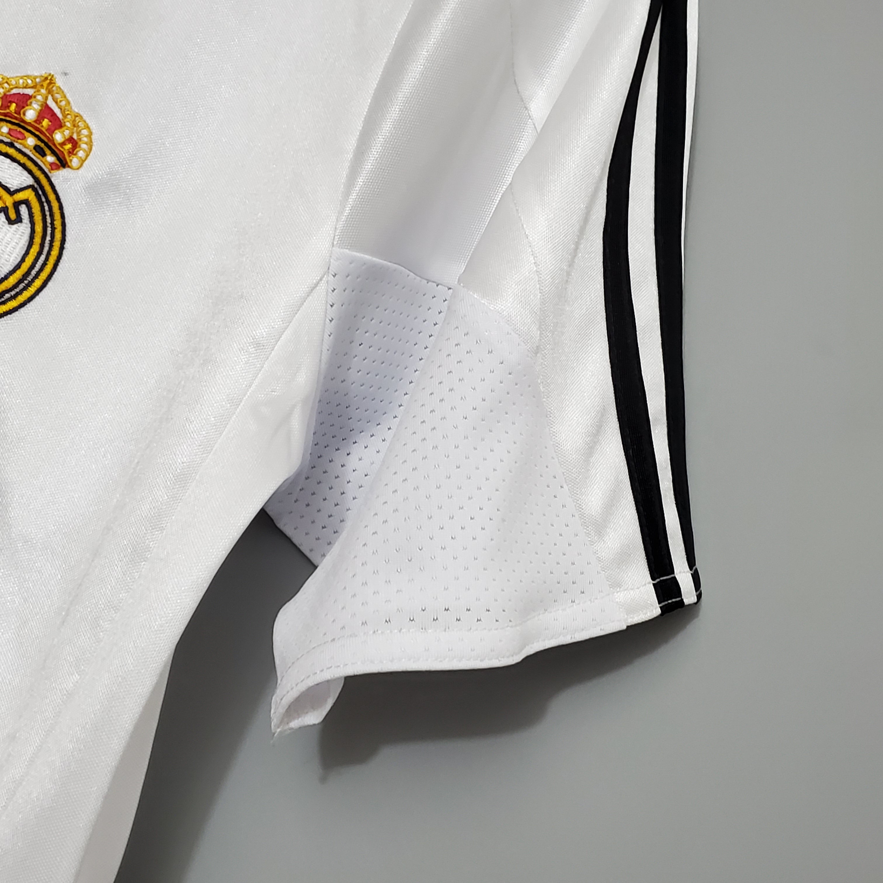 2004/05 Real Madrid Home Retro Jersey - view 9