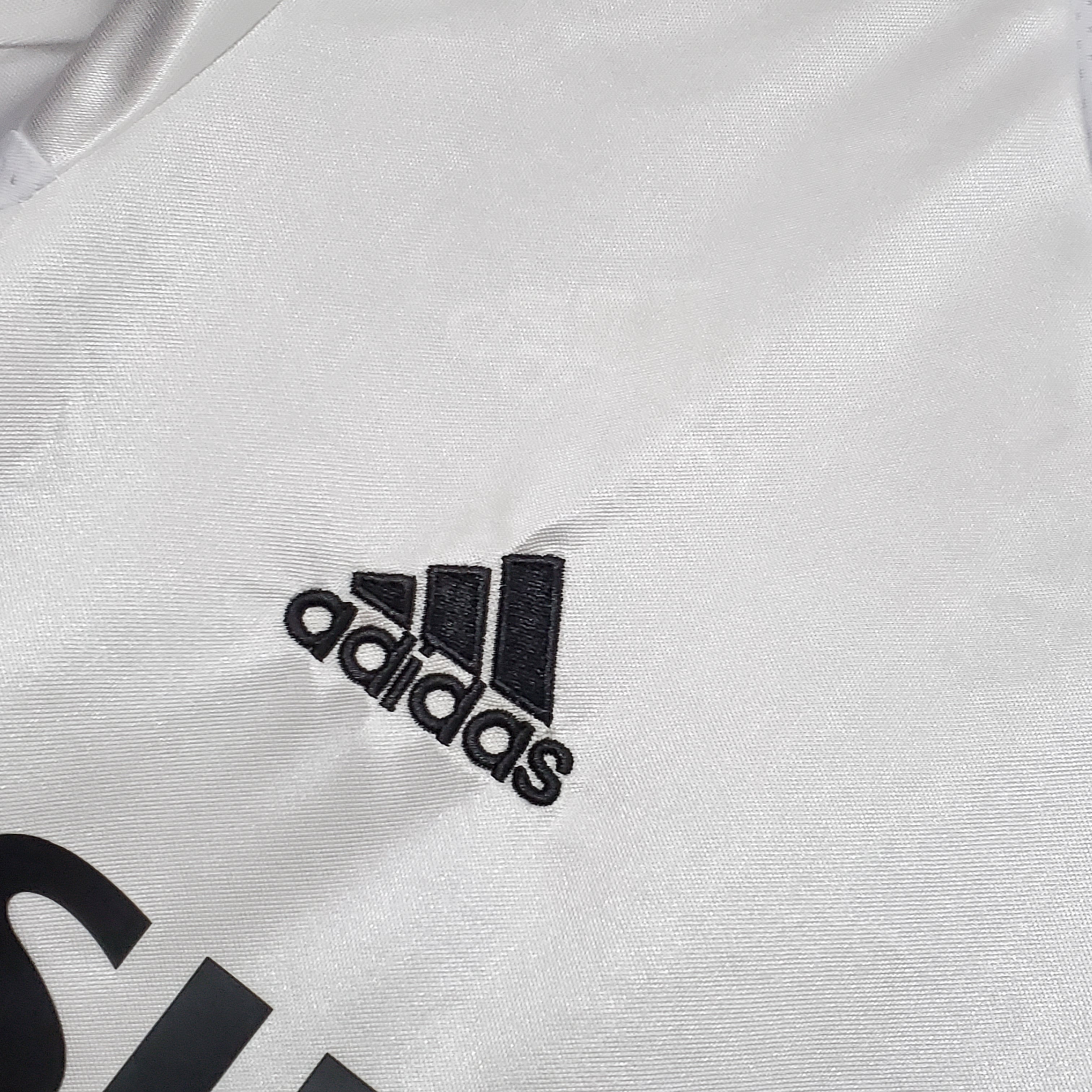 2004/05 Real Madrid Home Retro Jersey - view 11