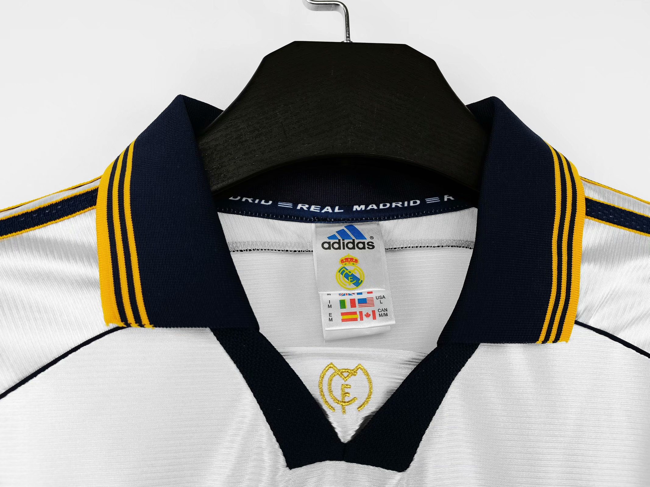 1998/00 Real Madrid Away Retro Jersey - view 4