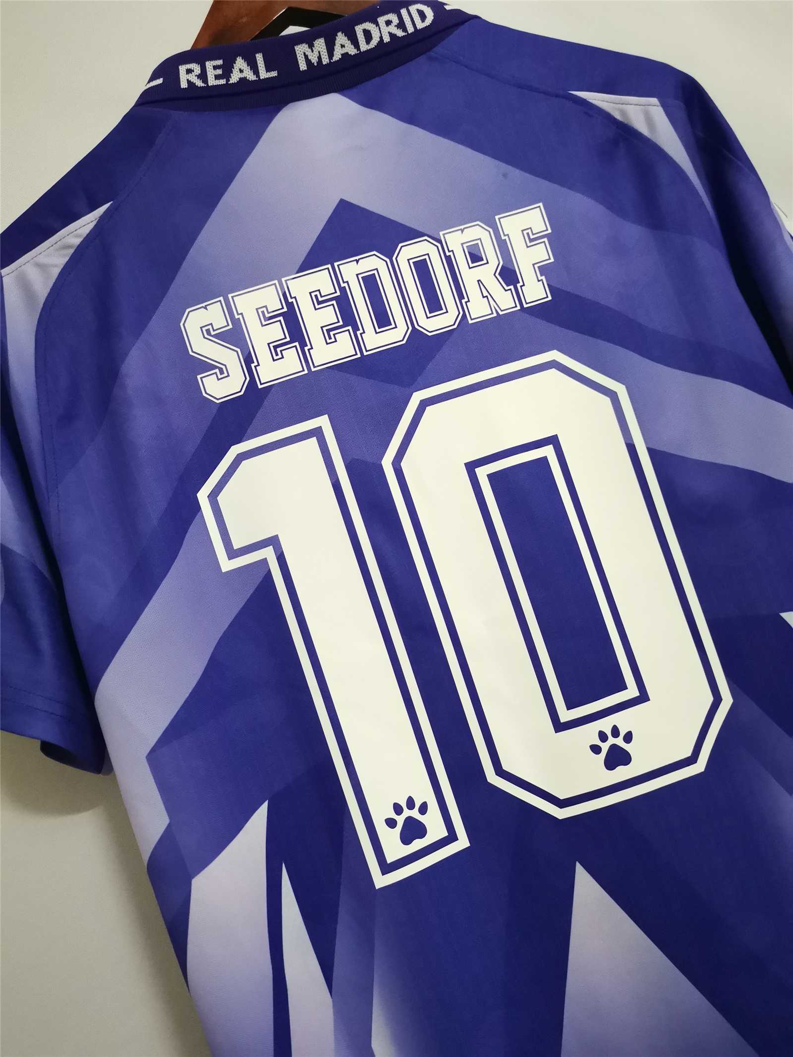 1996/97 Real Madrid Away Retro Jersey - view 4