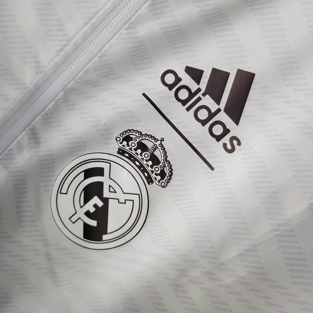 2023/2024 Real Madrid Reversible Windbreaker White - view 3