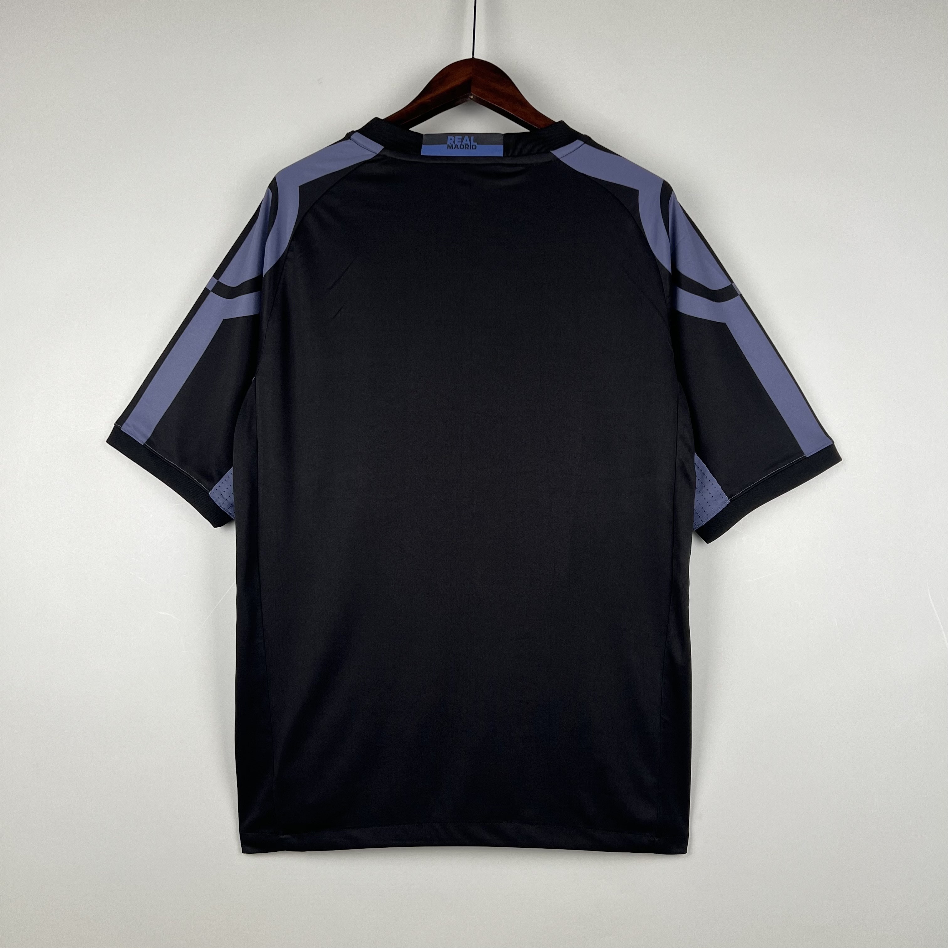 2016/17 Real Madrid Third Away Retro Jersey - view 3