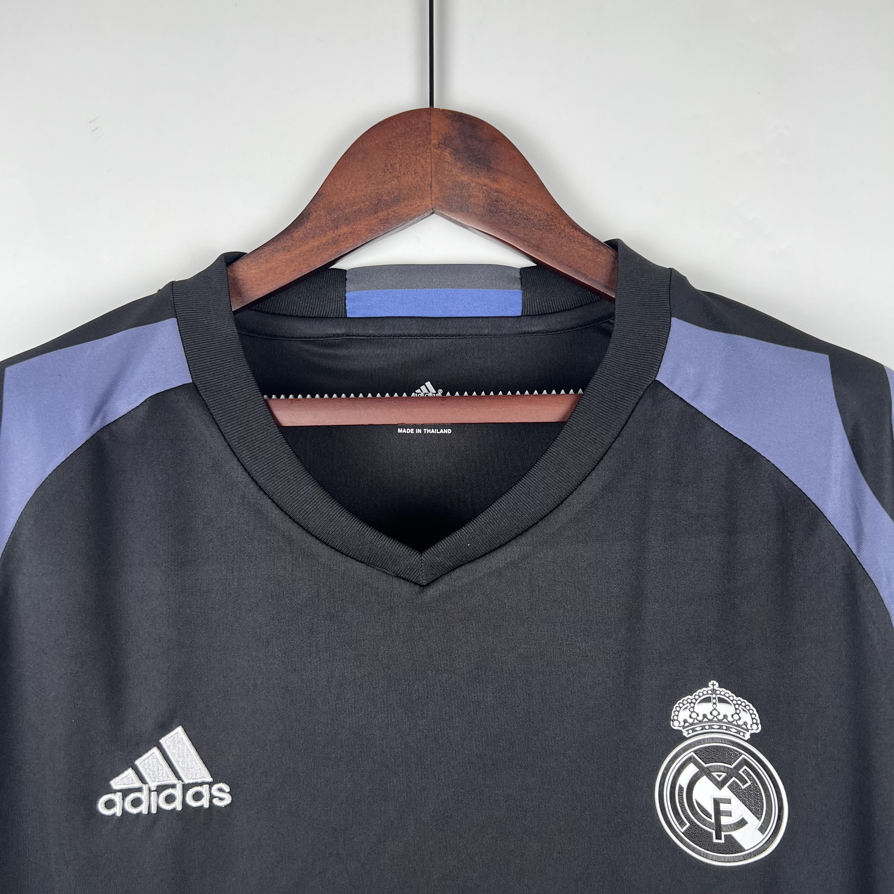2016/17 Real Madrid Third Away Retro Jersey - view 6