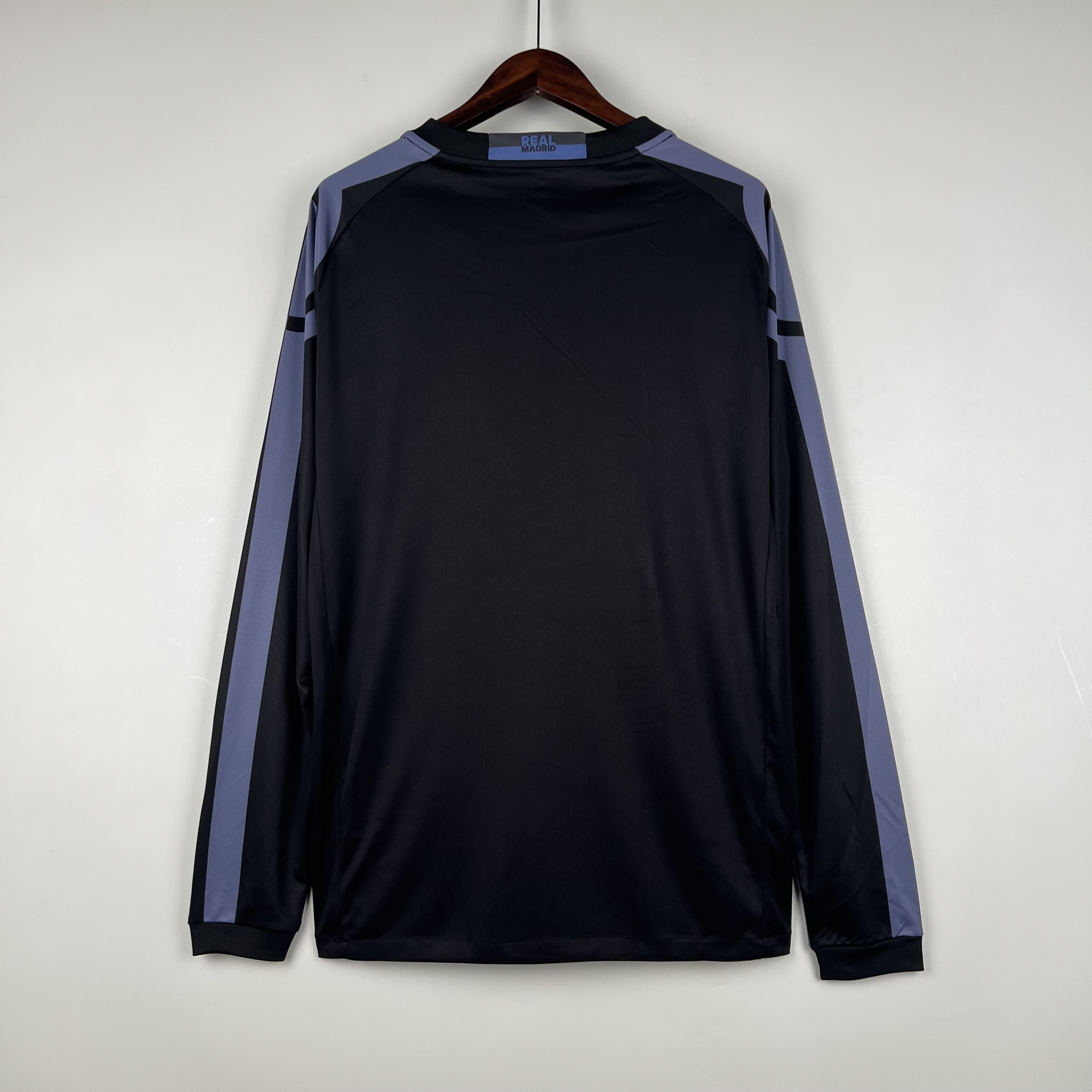2016/17 Real Madrid Third Away Retro Jersey Long Sleeve - view 3