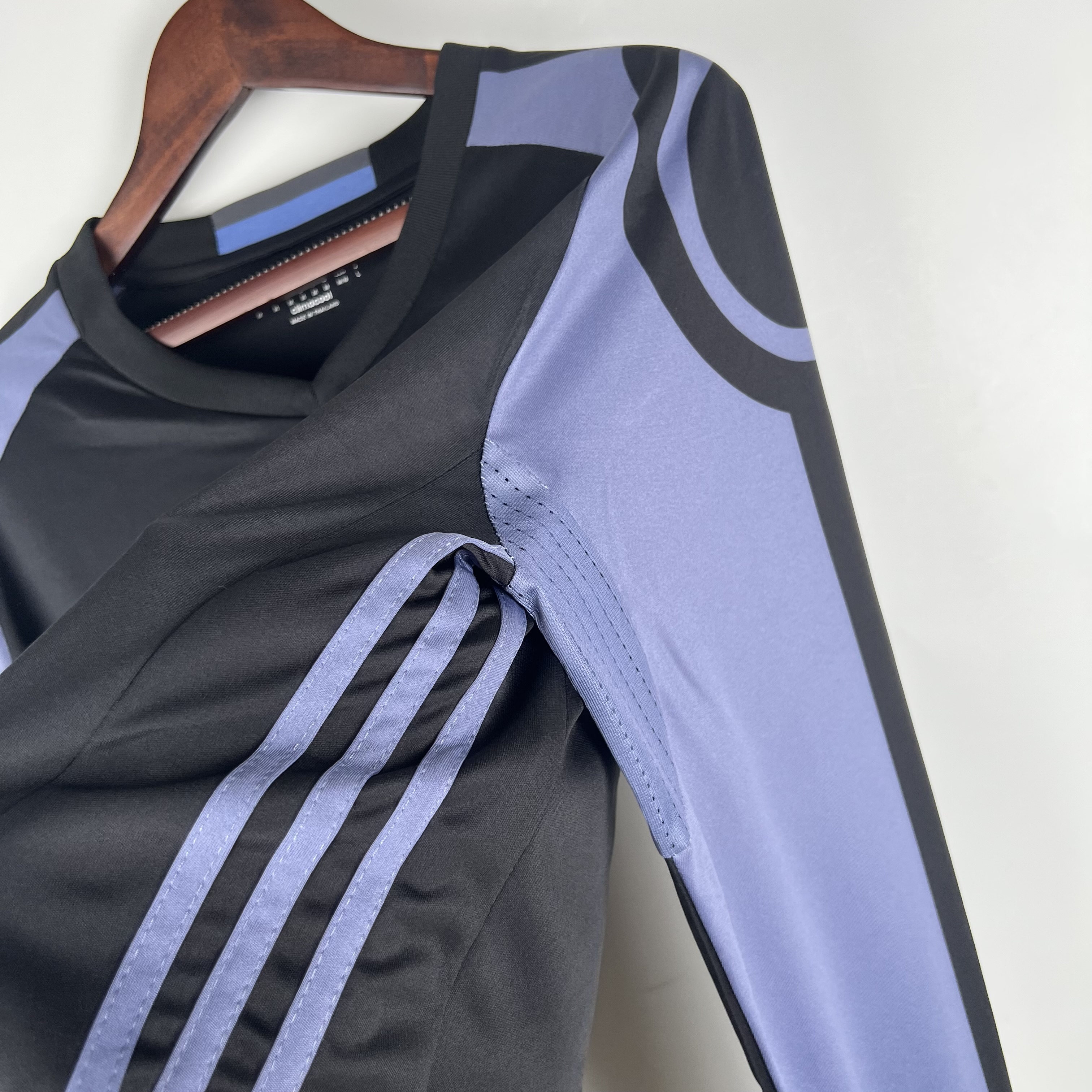 2016/17 Real Madrid Third Away Retro Jersey Long Sleeve - view 10