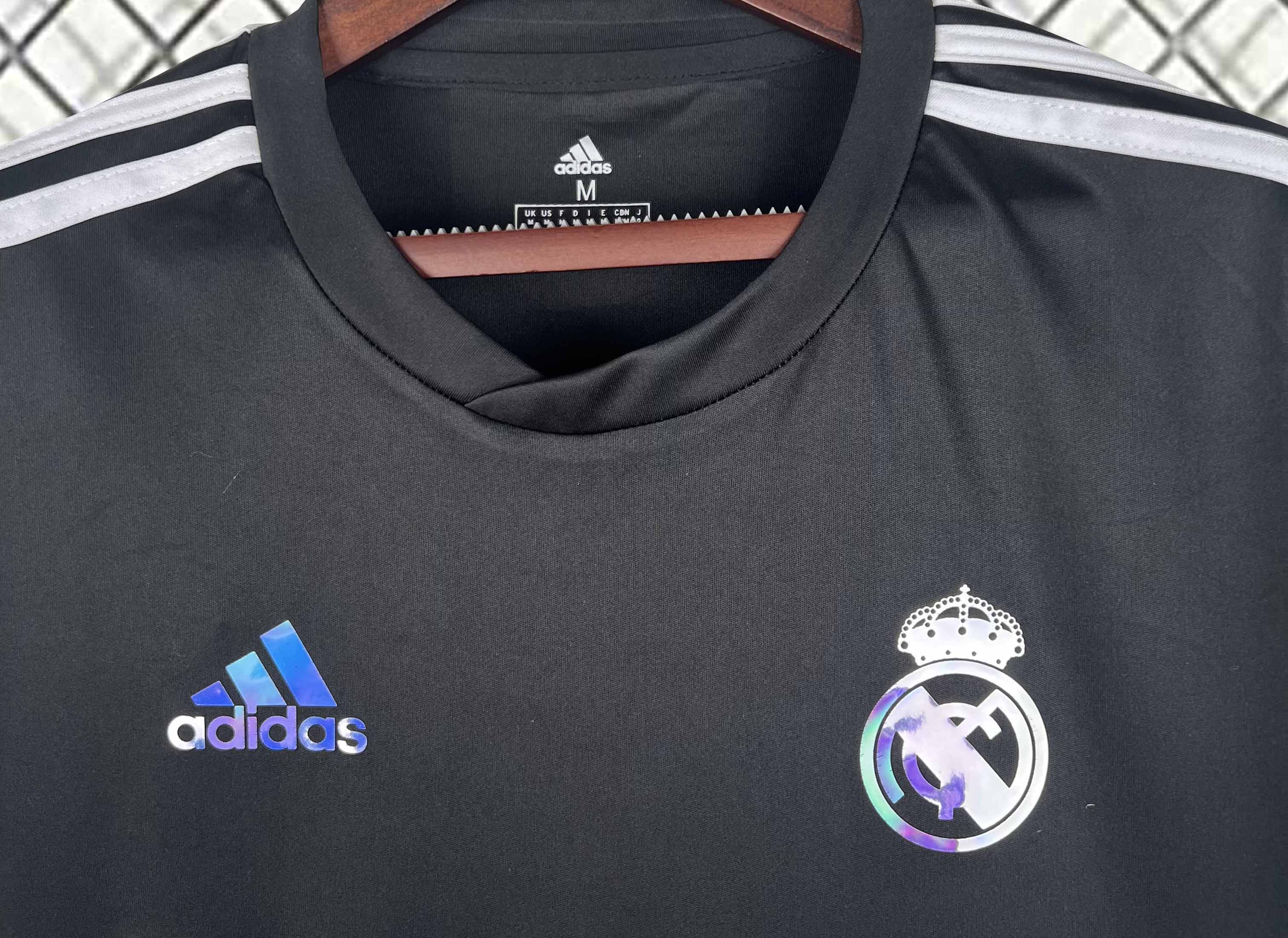 Real Madrid x Balmain Jersey 2023/24 - view 4
