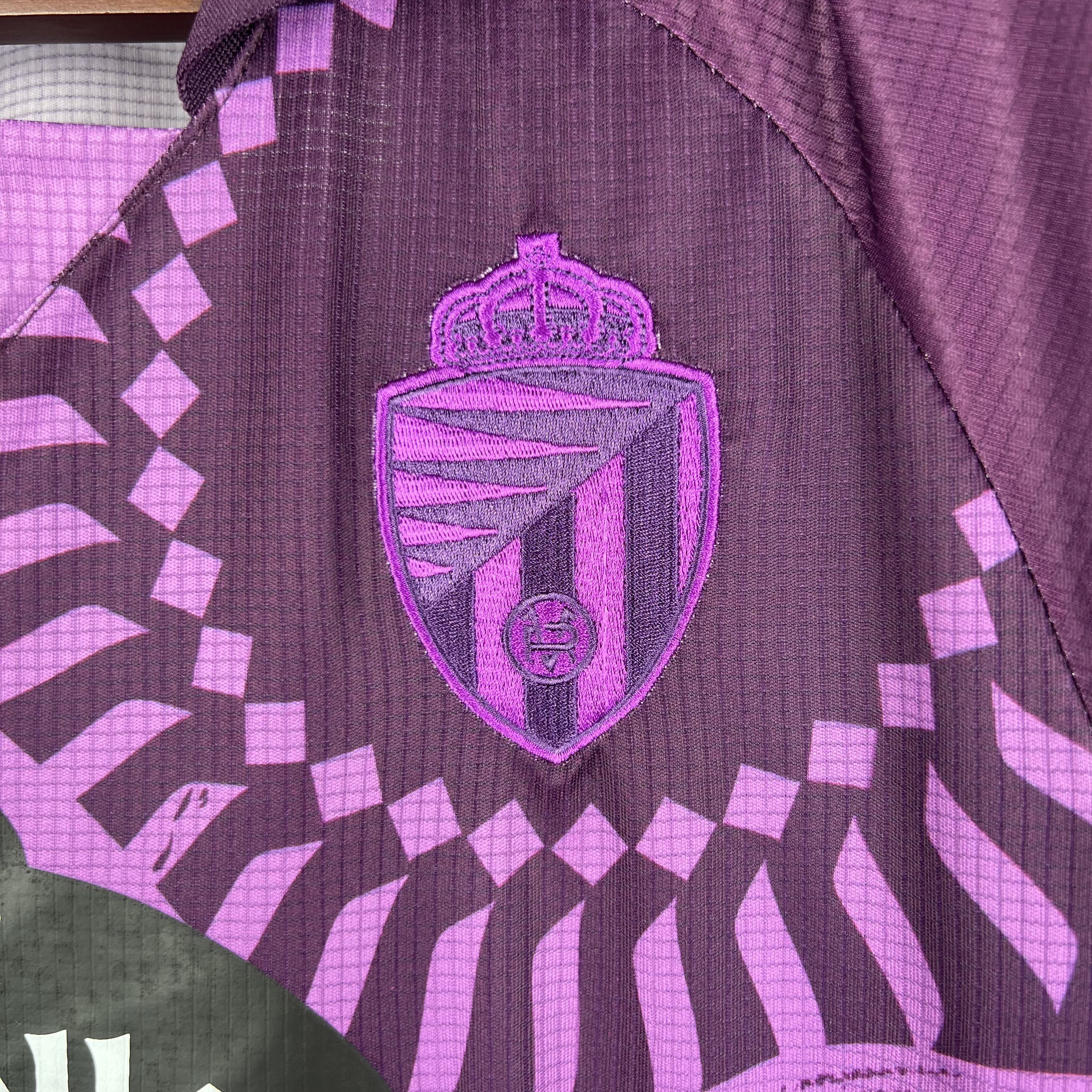23-24 Real Valladolid  Away Jersey Fan Version - view 8