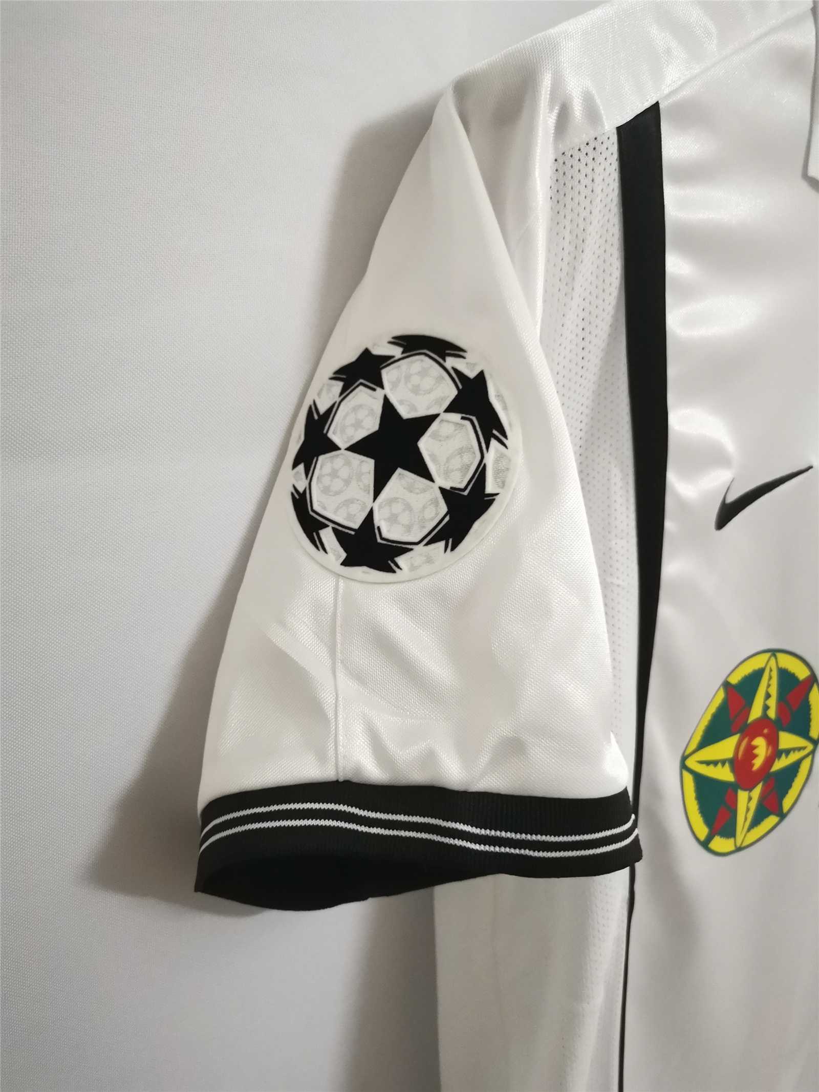 00-01 Valencia  Home Retro Football Jersey - view 9