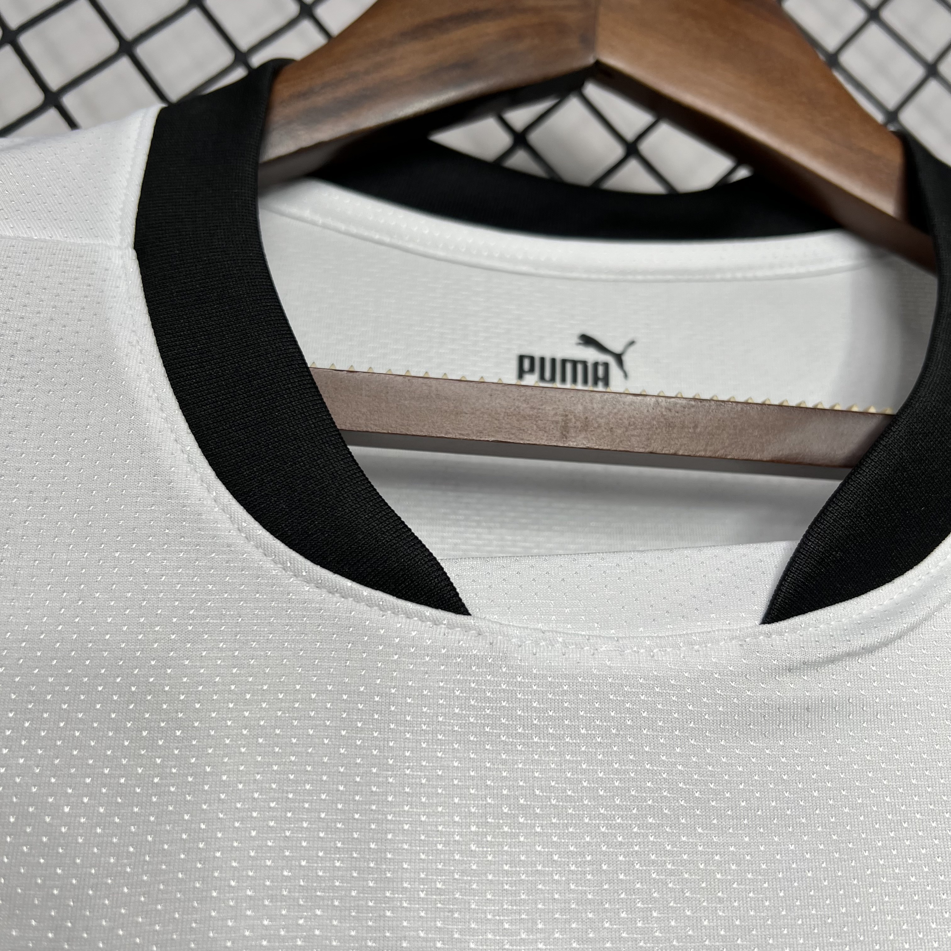 24-25 Valencia  Home Football Jersey - view 8