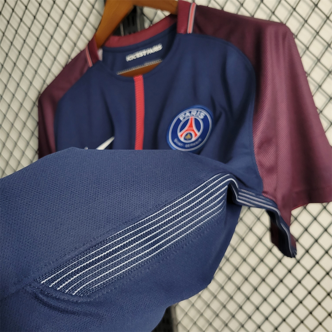 17-18 Paris Saint-Germain Home Jersey - view 4