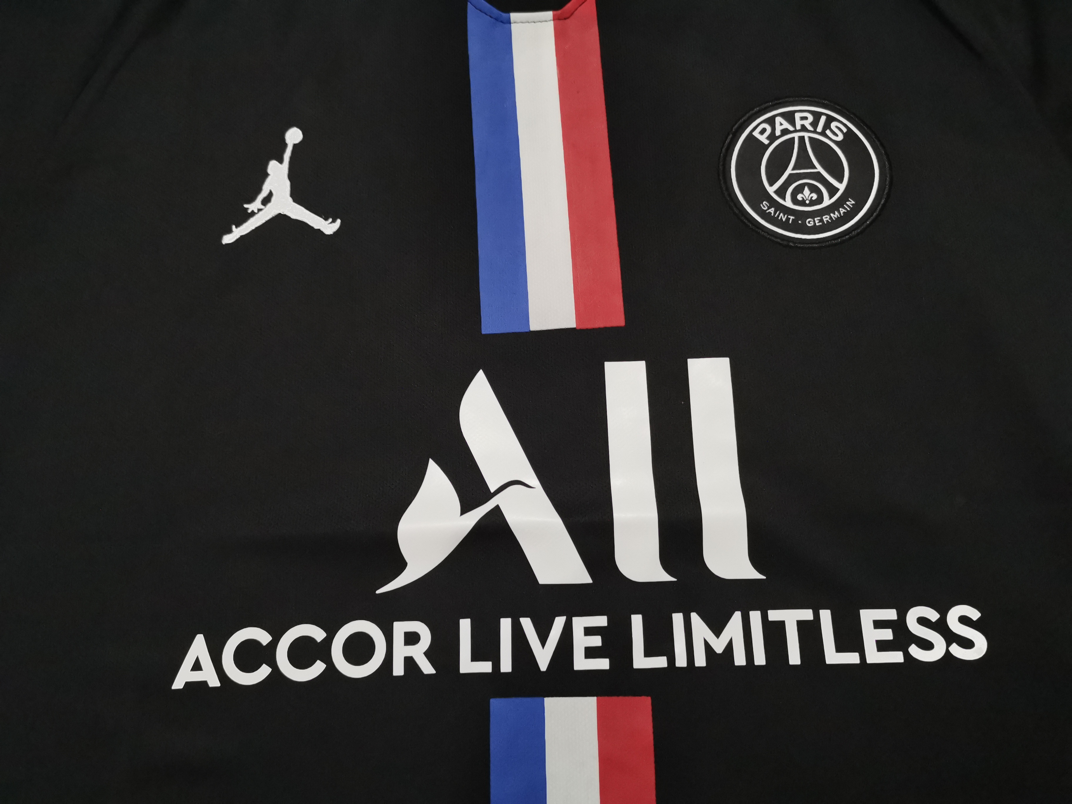 19-20 Paris Saint-Germain Away Fan Version Jersey - view 4