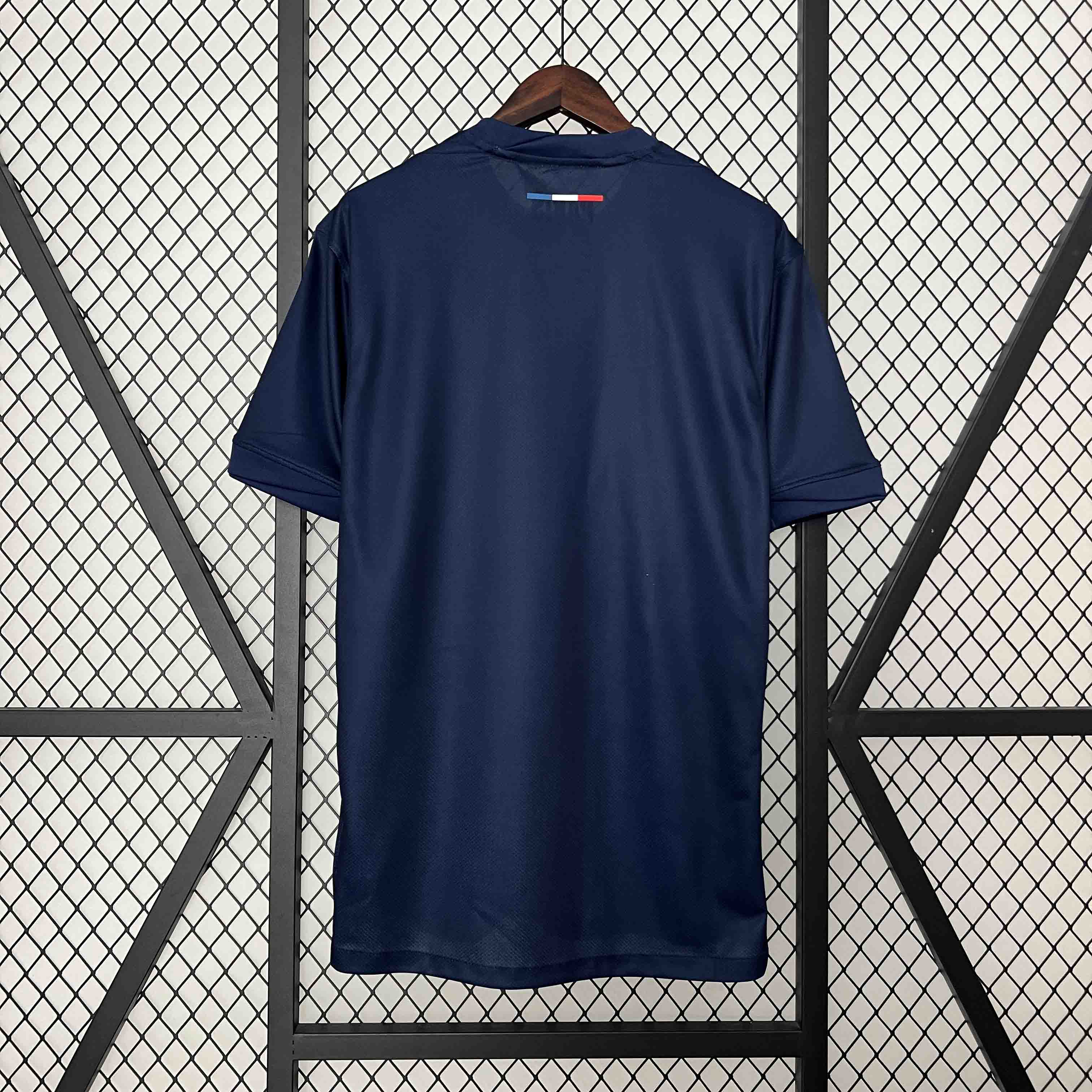 24-25 Paris Saint-Germain Home Soccer Jersey Fan Version - view 3