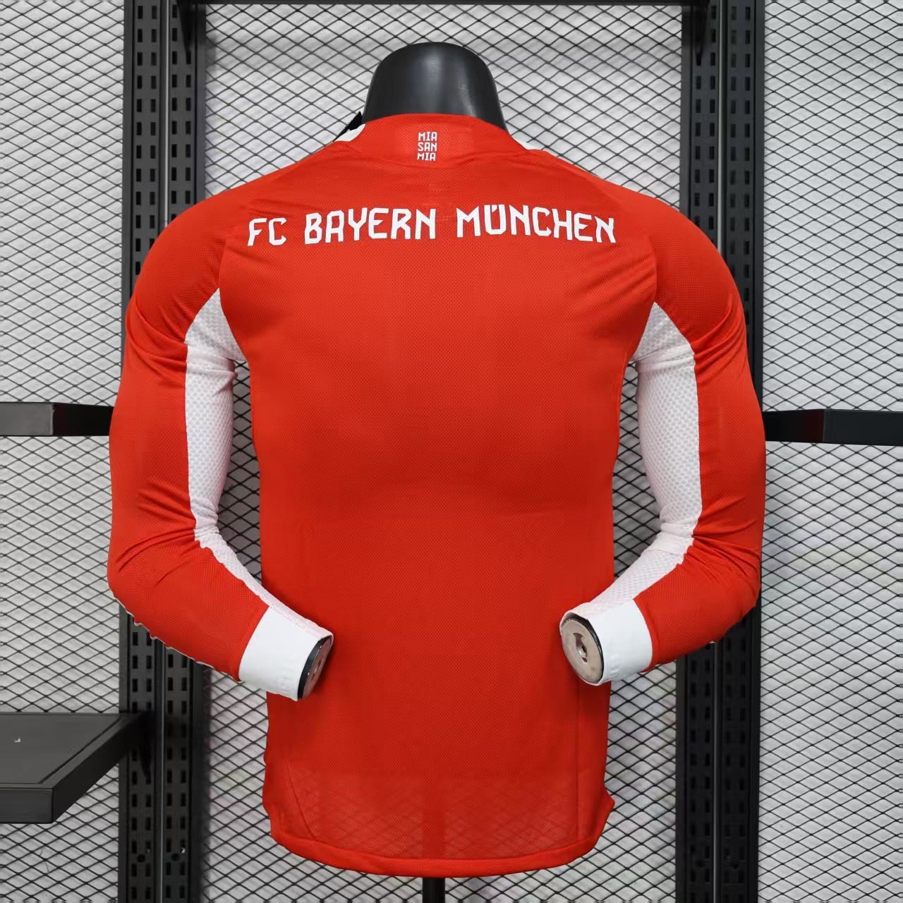 25-26 Bayern Munich Home Football Player Jersey Long Sleeve - view 3