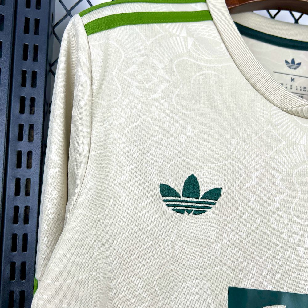 25-26 Bayern Munich Special Soccer Jersey Long Sleeve - view 3