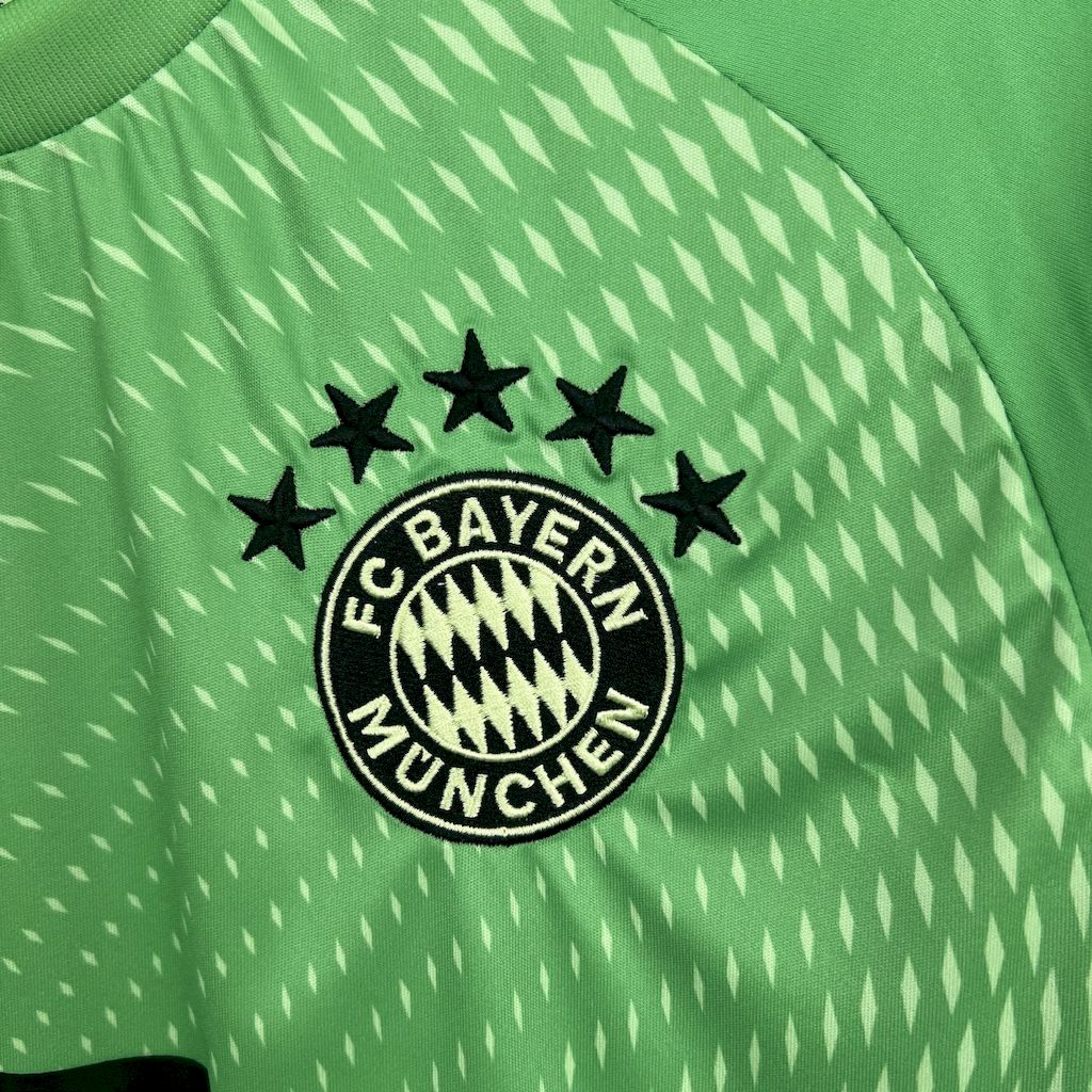 25-26 Bayern Munich Goalkeeper Soccer Jersey - view 3