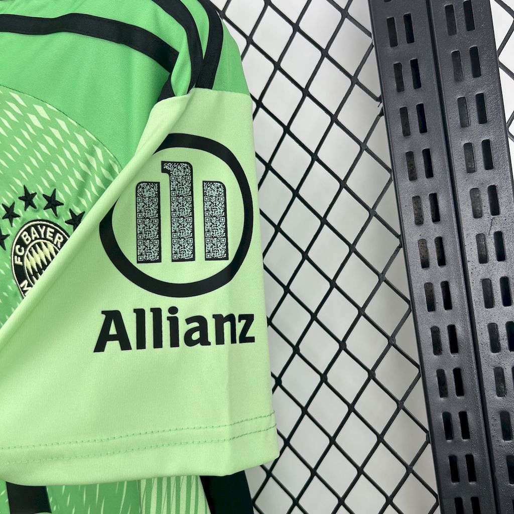 25-26 Bayern Munich Goalkeeper Soccer Jersey - view 4