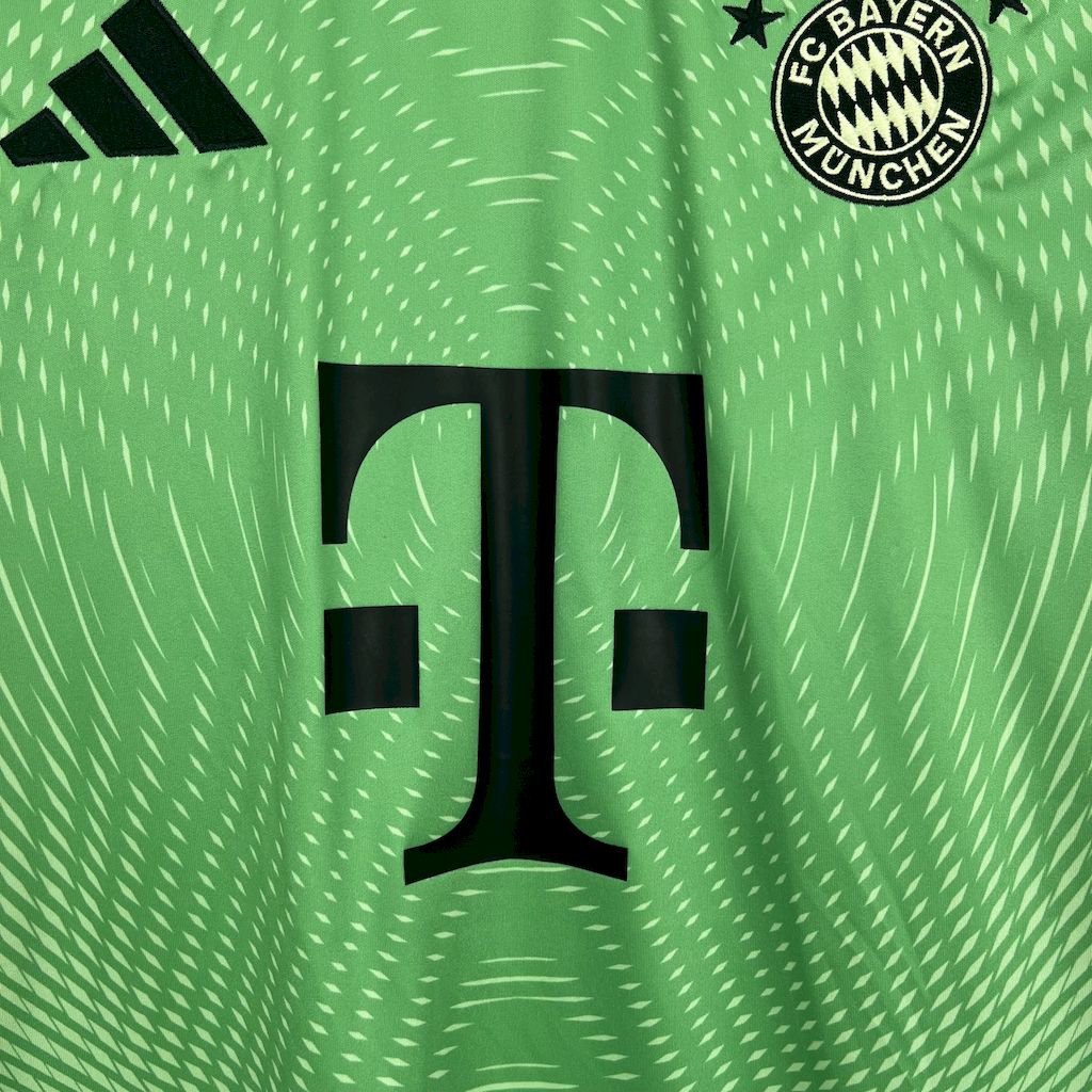 25-26 Bayern Munich Goalkeeper Soccer Jersey - view 5