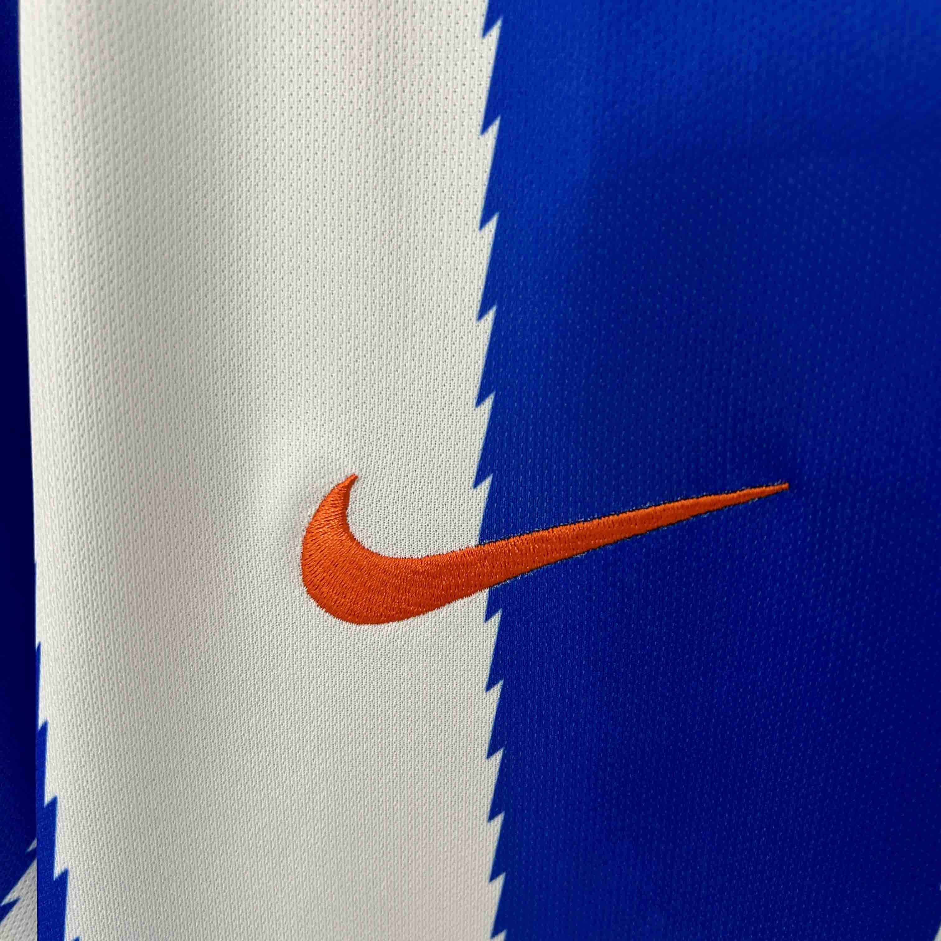 2010/11 Porto Home Soccer Jersey - view 5