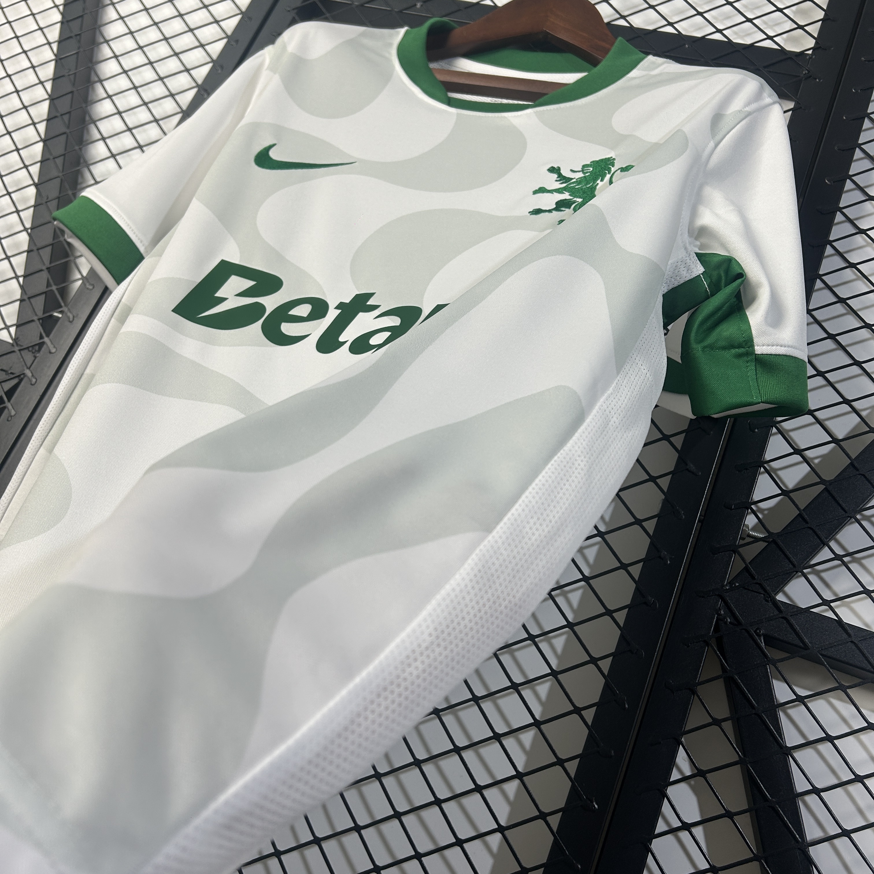 25-26 Sporting CP Second Away Soccer Jersey - view 5