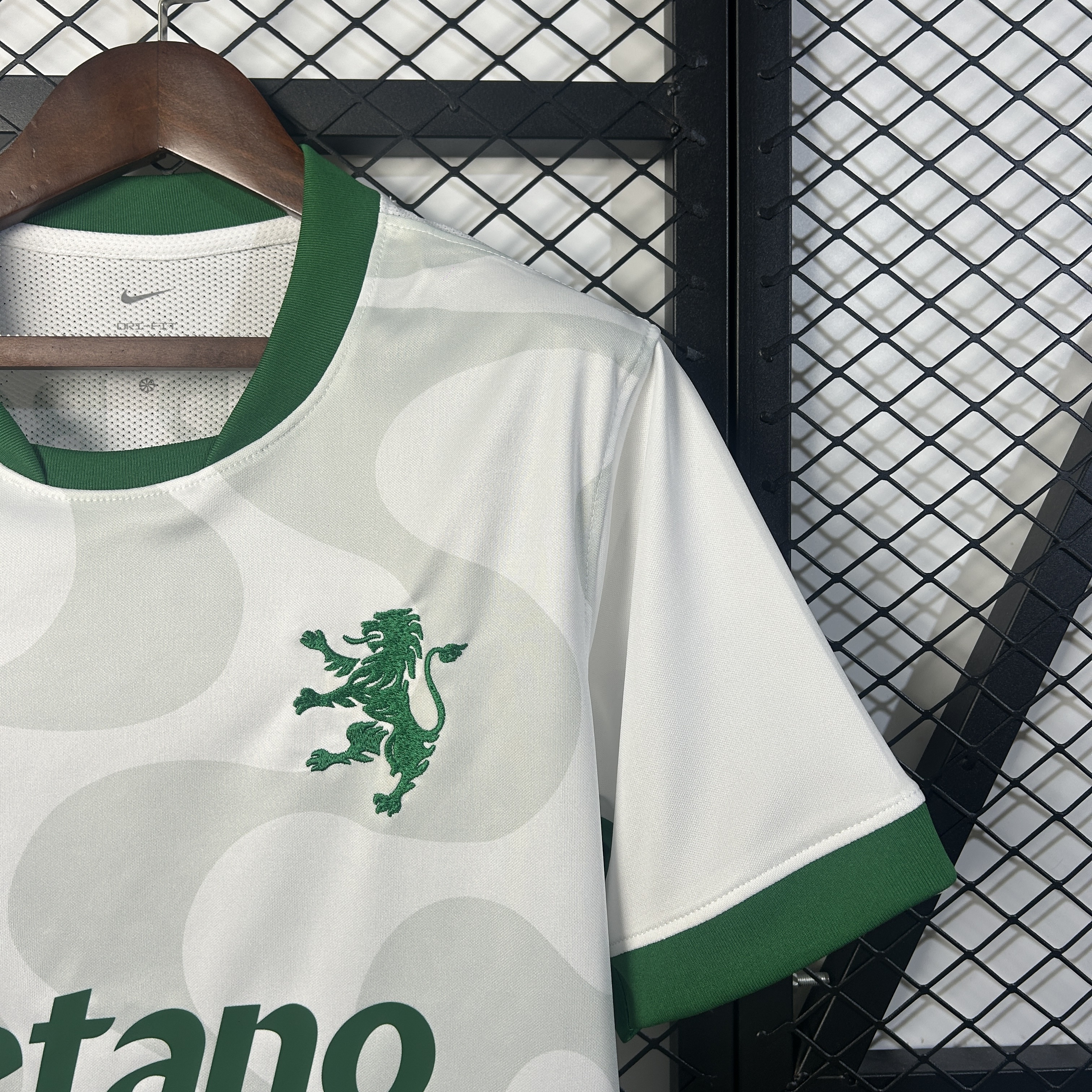 25-26 Sporting CP Second Away Soccer Jersey - view 6