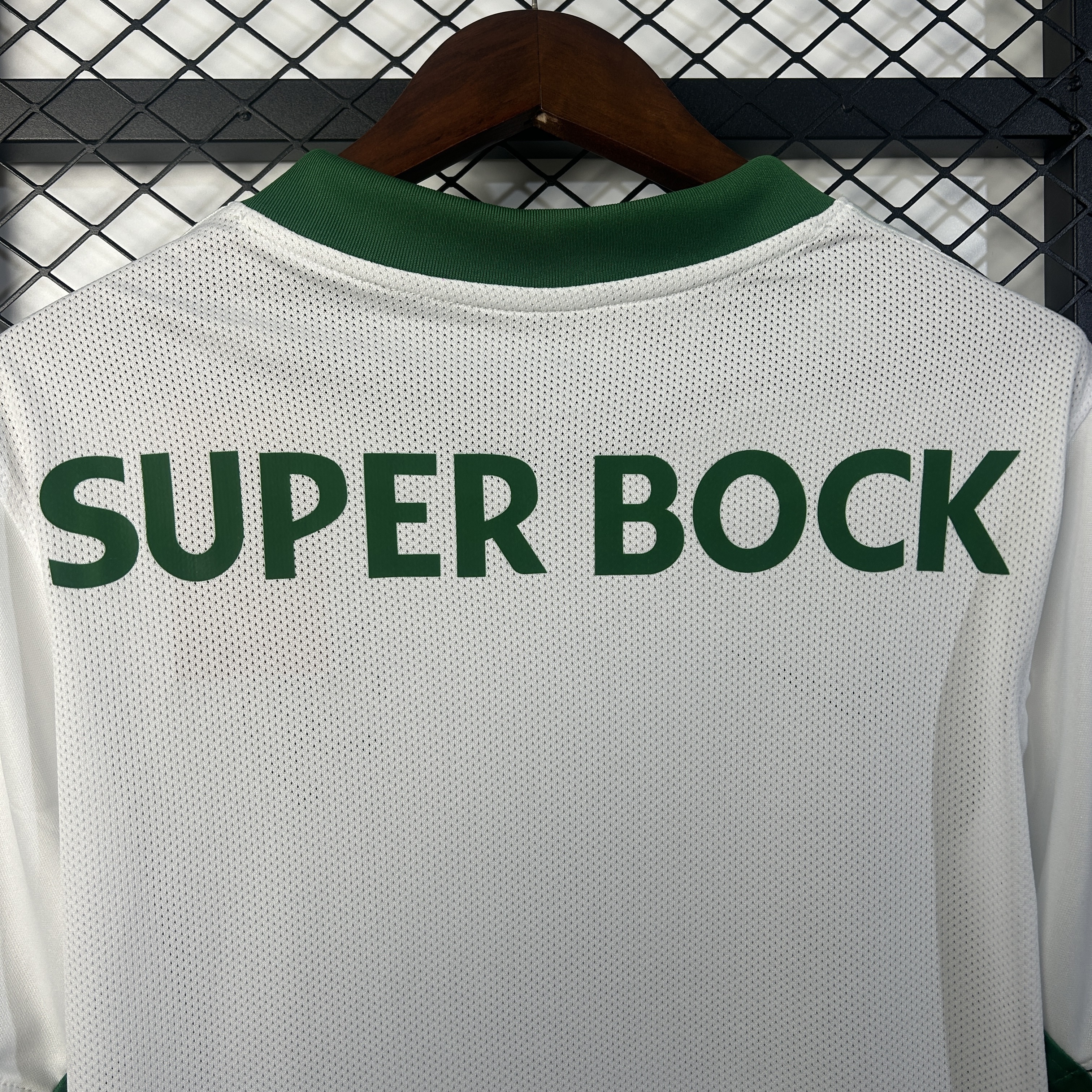 25-26 Sporting CP Second Away Soccer Jersey - view 7