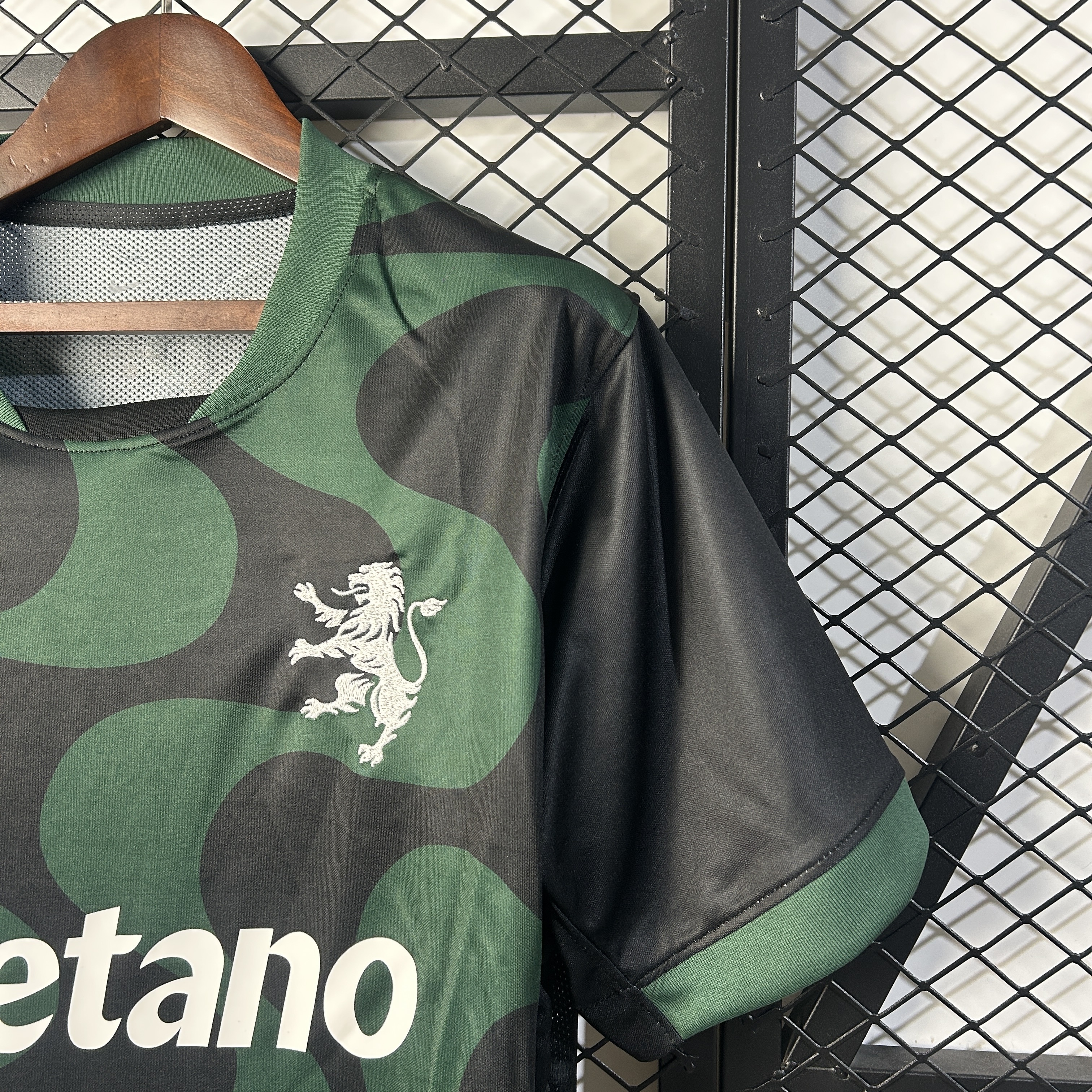 25-26 Sporting CP Third Away Soccer Jersey - view 5