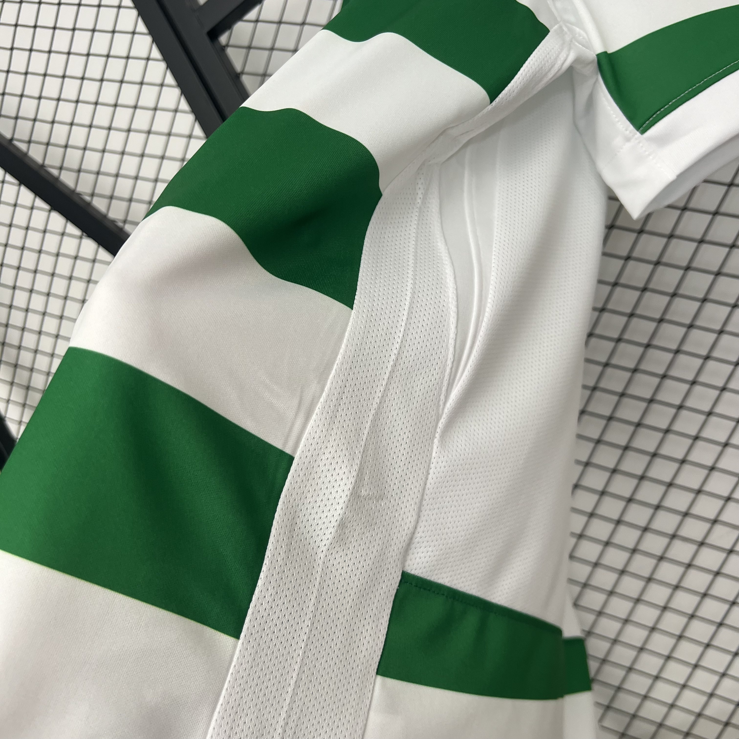 25-26 Sporting CP  Home Soccer Jersey - view 3