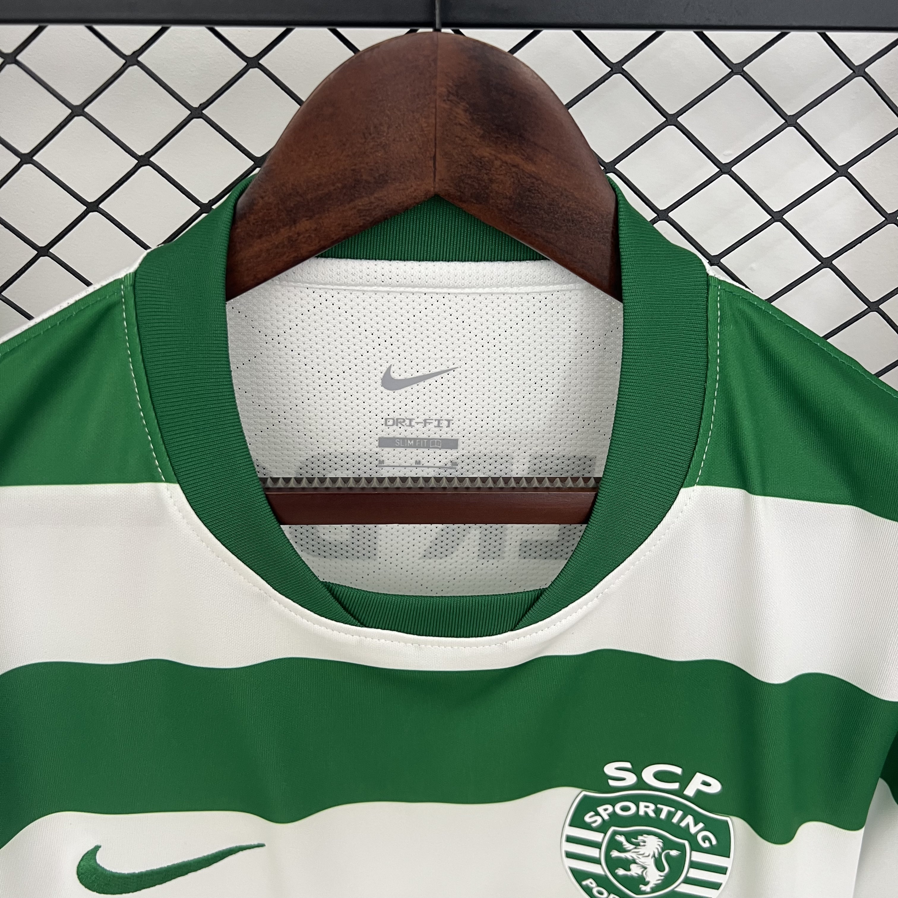 25-26 Sporting CP  Home Soccer Jersey - view 8