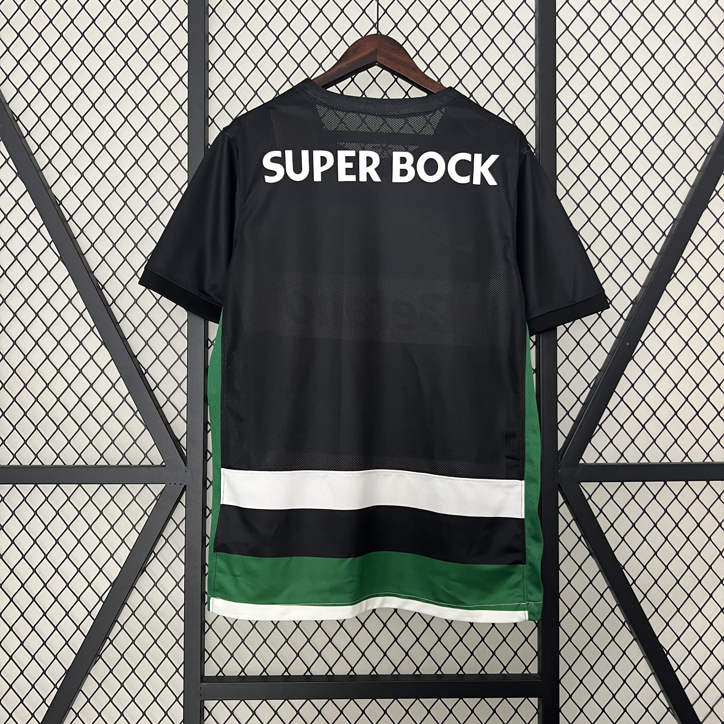 24-25 Sporting CP  Home Soccer Jersey - view 3