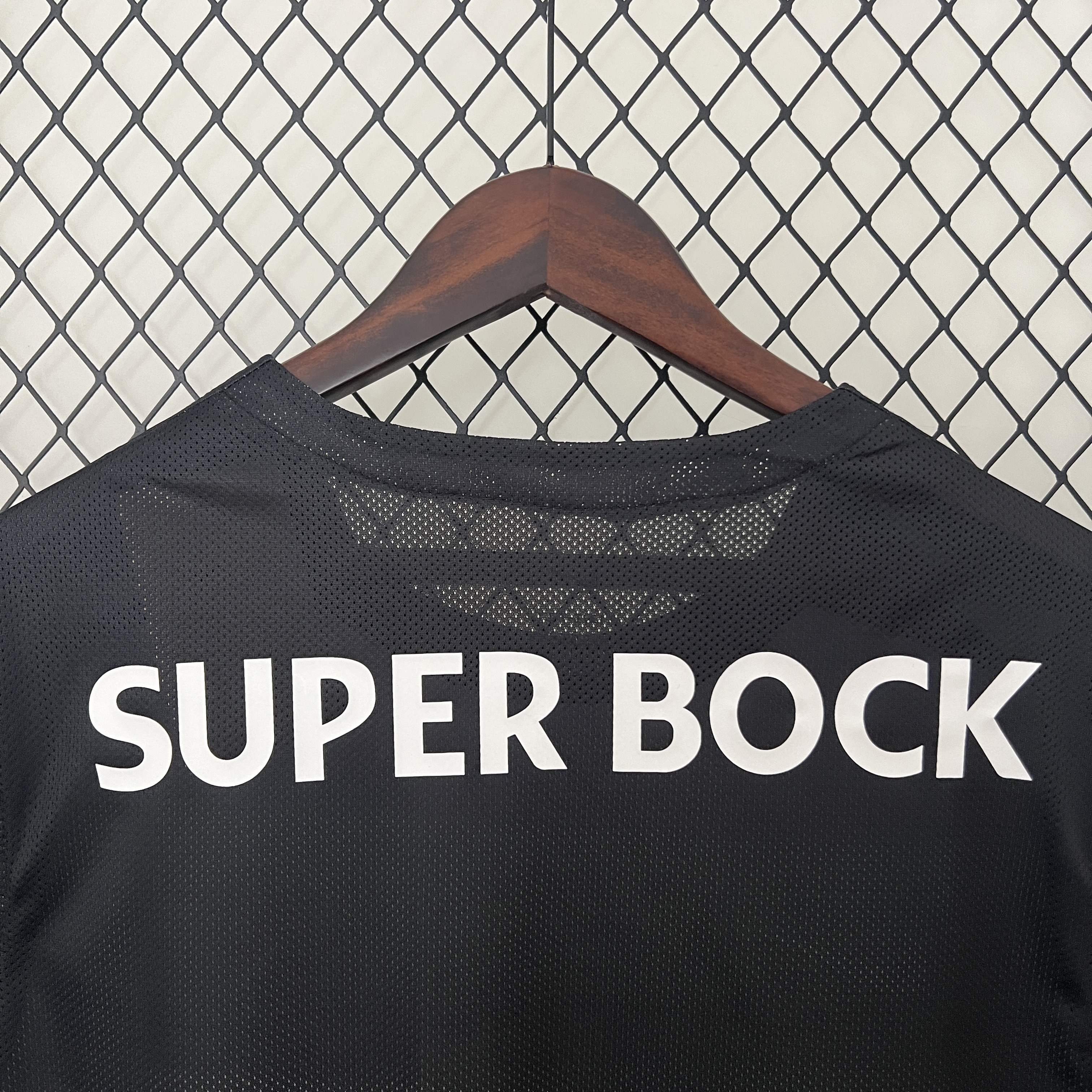 24-25 Sporting CP  Home Soccer Jersey - view 5